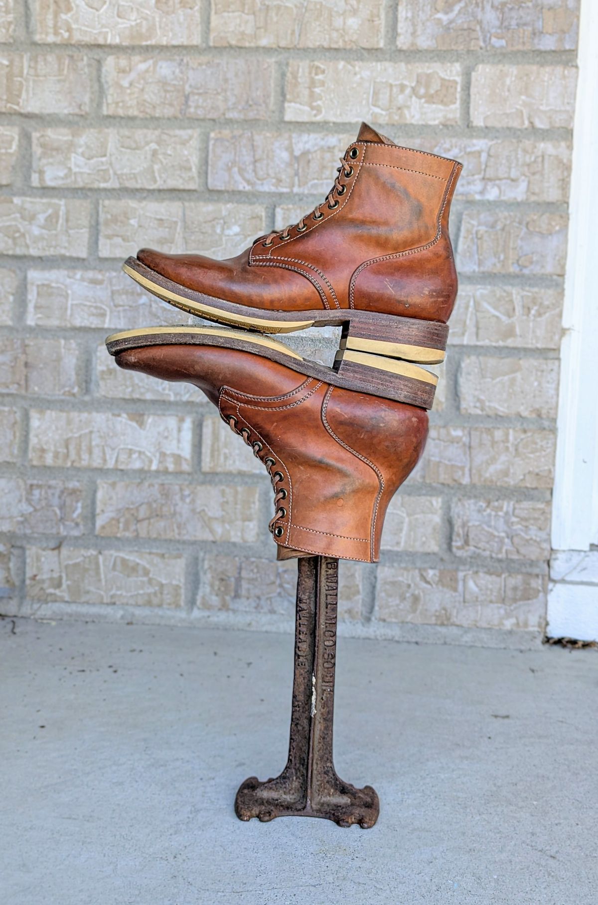 Photo by chilly on March 1, 2025 of the Flame Panda Service Boot in Maryam Natural Horsebutt.