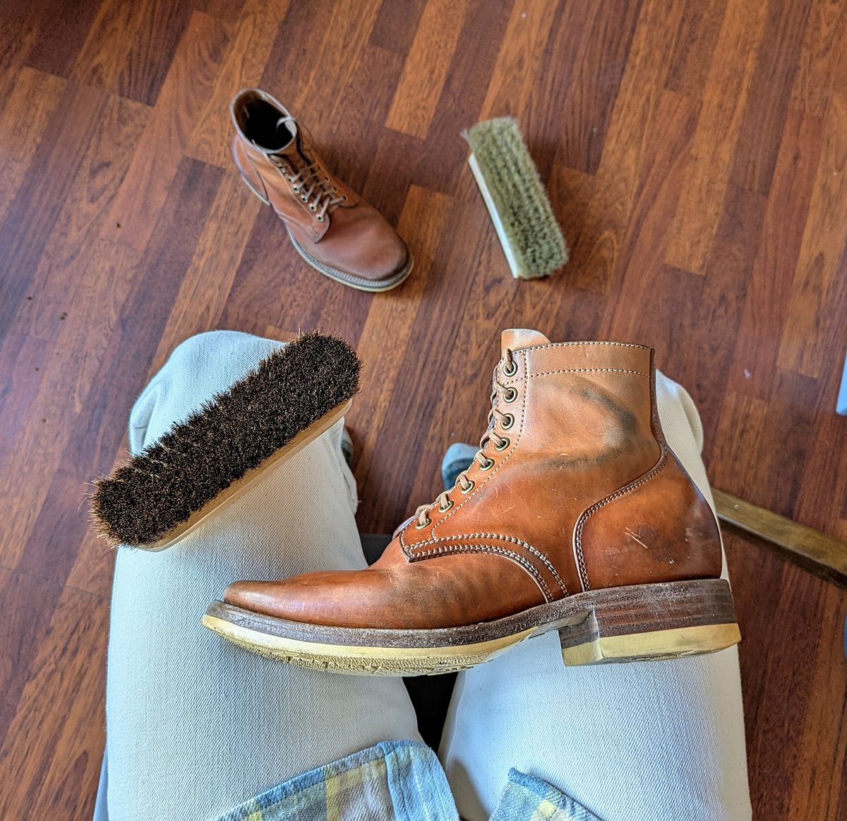 Photo by chilly on March 1, 2025 of the Flame Panda Service Boot in Maryam Natural Horsebutt.