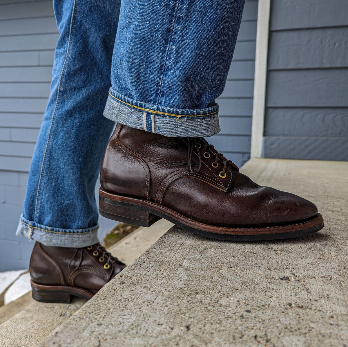 Photo by chilly_chonka on April 4, 2024 of the Kustom Kraft Kyle in Kobel Dark Brown Harness.