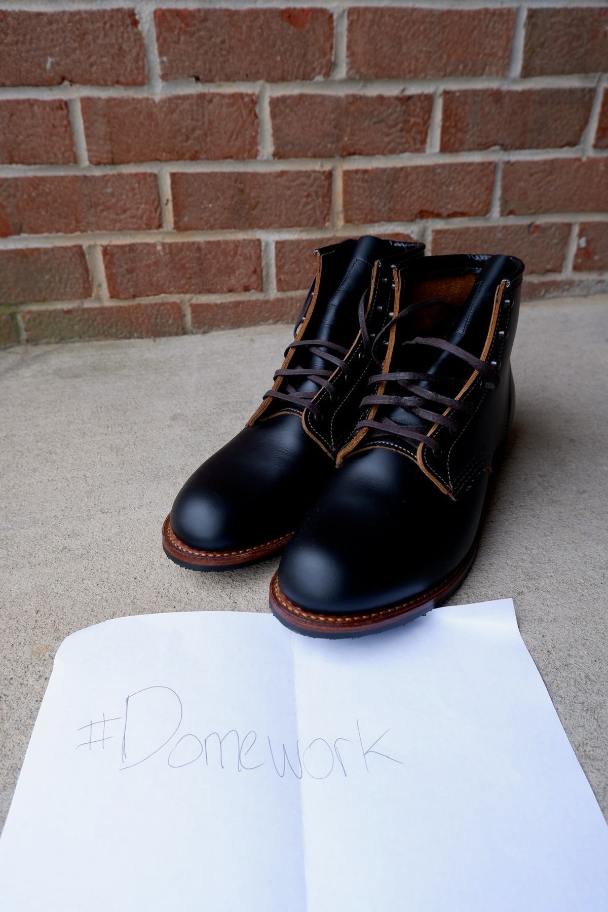 Photo by trashboat on October 1, 2022 of the Red Wing Beckman Flatbox in S.B. Foot Black Klondike.