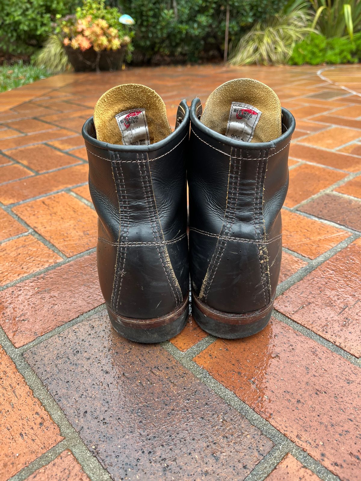 Photo by trashboat on January 4, 2023 of the Red Wing Beckman Flatbox in S.B. Foot Black Klondike.