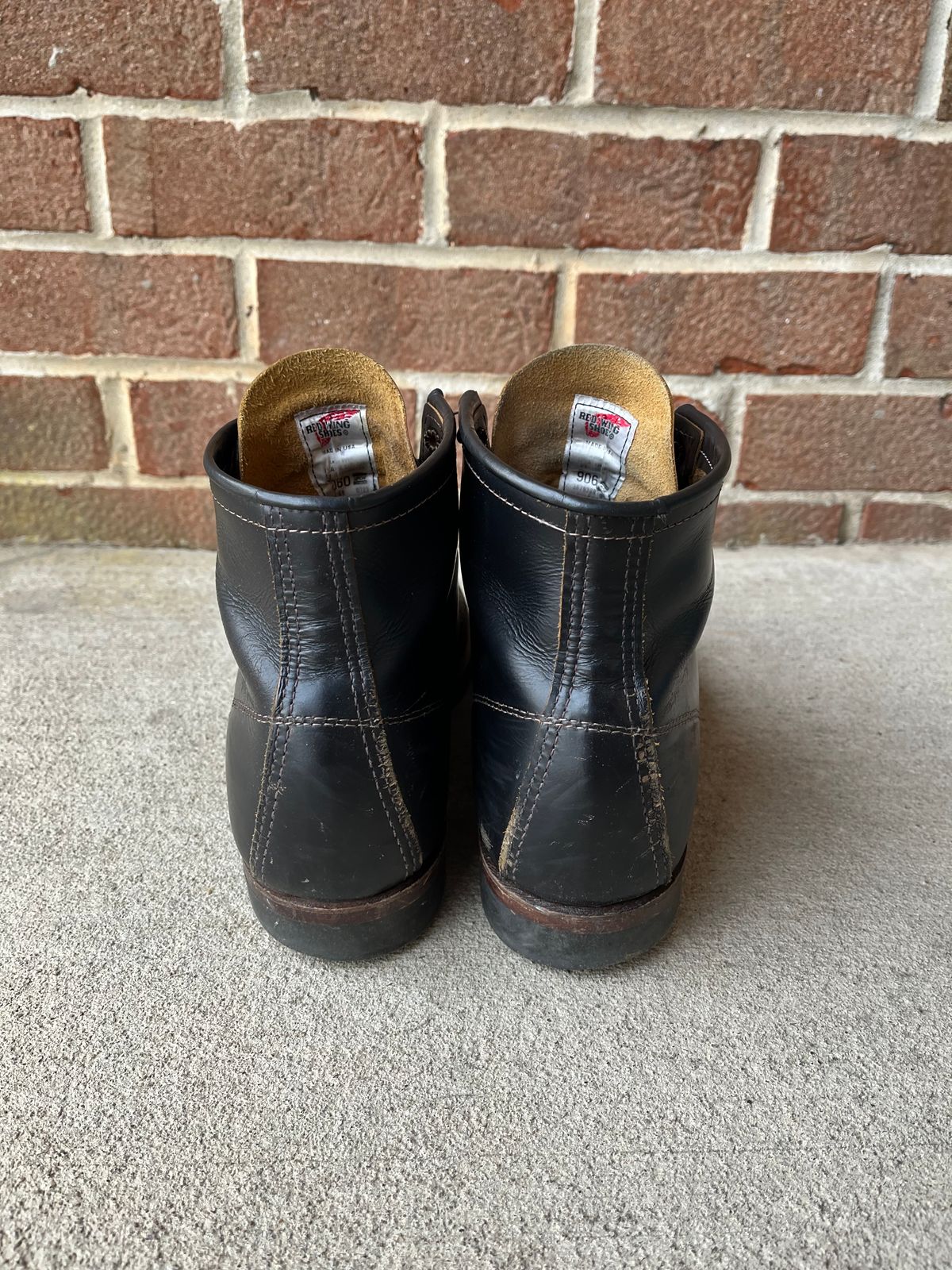 Photo by trashboat on February 5, 2023 of the Red Wing Beckman Flatbox in S.B. Foot Black Klondike.