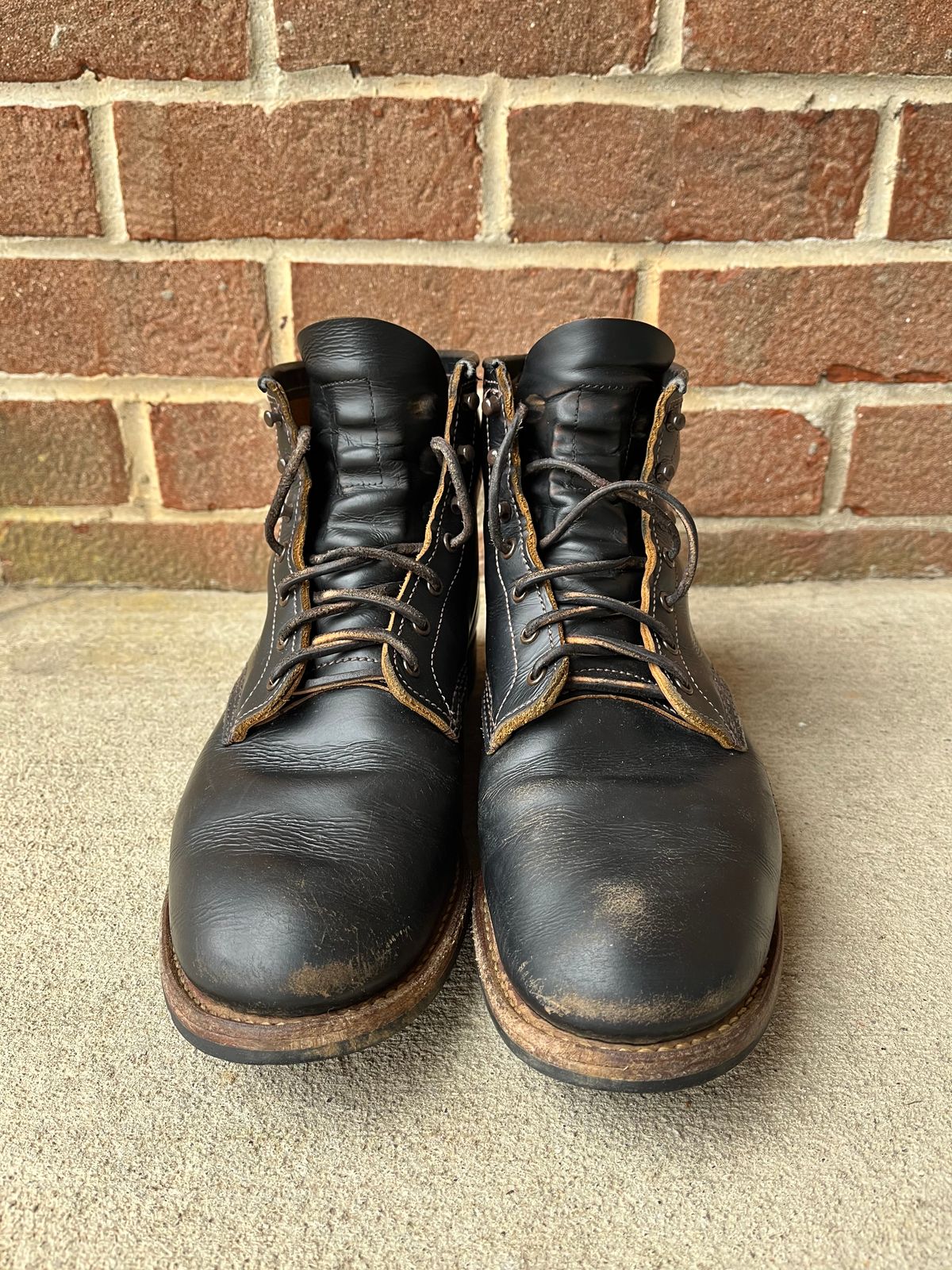 Photo by trashboat on March 4, 2023 of the Red Wing Beckman Flatbox in S.B. Foot Black Klondike.