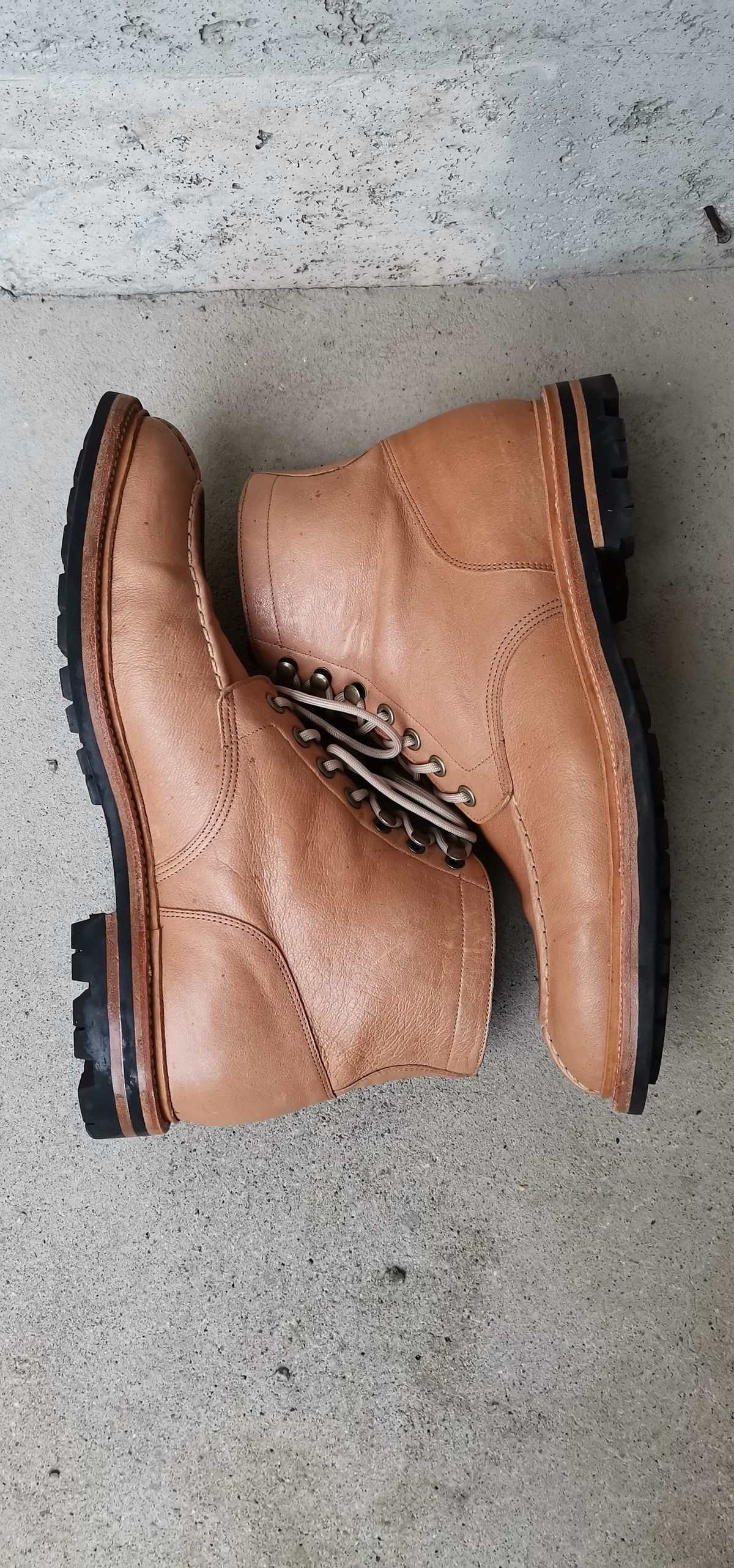 Photo by fjaagewaage on November 1, 2022 of the Grant Stone Ottawa Boot in Incas Natural Kangaroo.