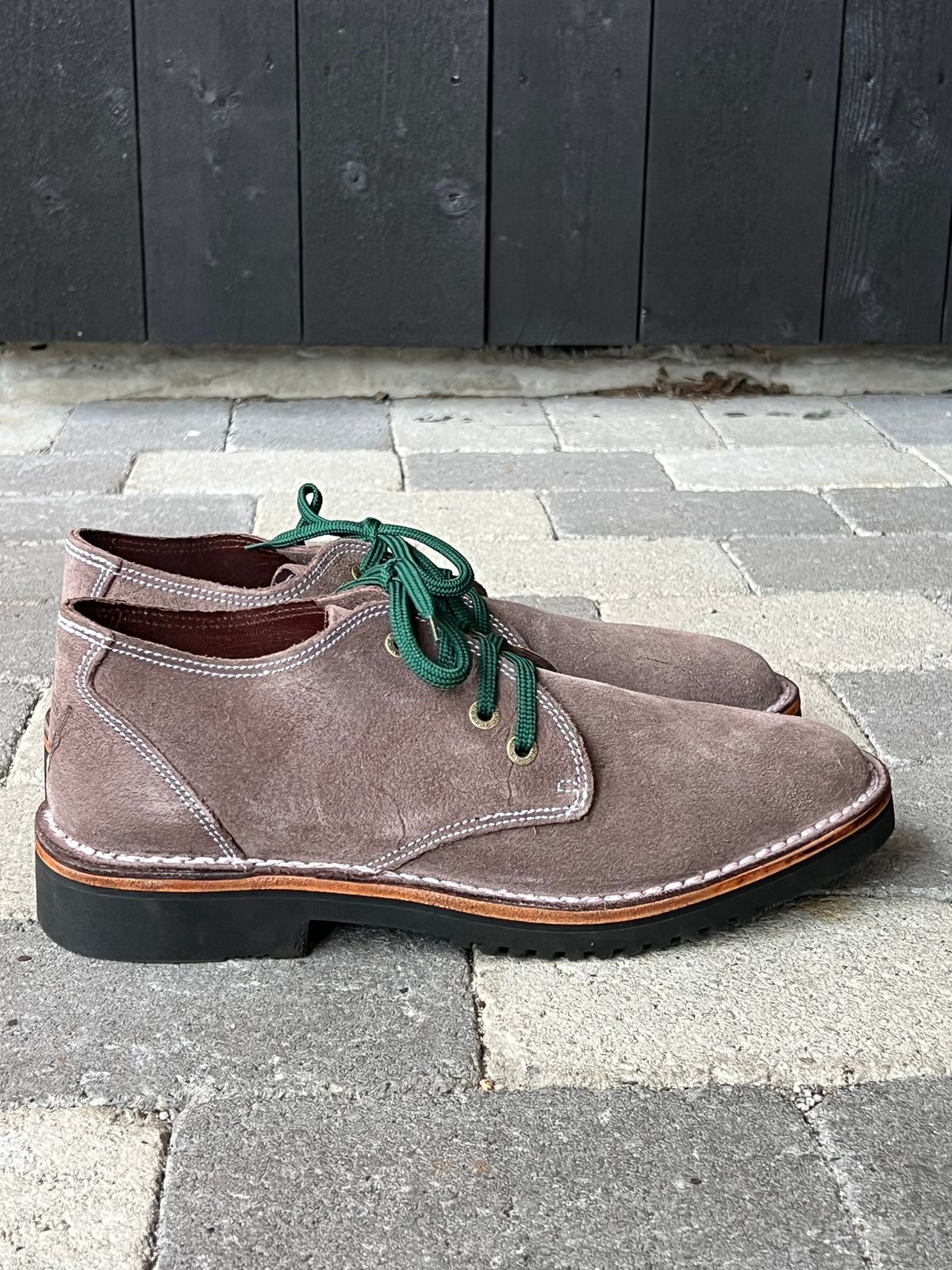 Photo by fjaagewaage on March 28, 2025 of the Jim Green Shoellie in African Buffalo Skin.