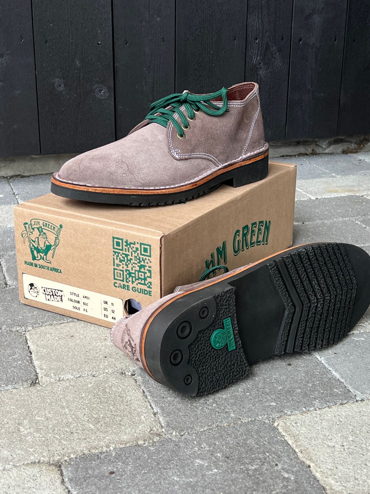Photo by fjaagewaage on March 28, 2025 of the Jim Green Shoellie in African Buffalo Skin.