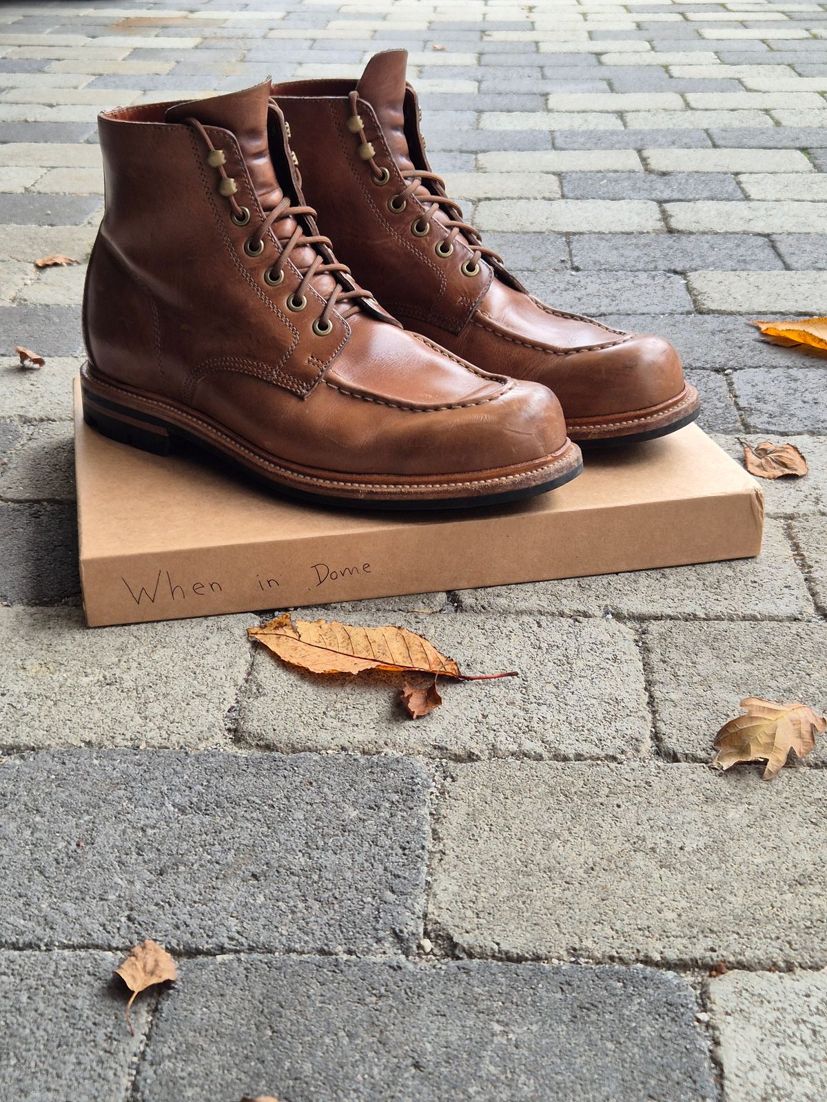 Photo by fjaagewaage on November 2, 2024 of the Grant Stone Brass Boot in Horween Dune Chromexcel.