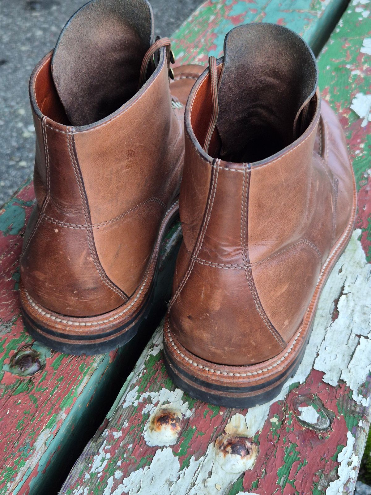 Photo by fjaagewaage on December 3, 2024 of the Grant Stone Brass Boot in Horween Dune Chromexcel.