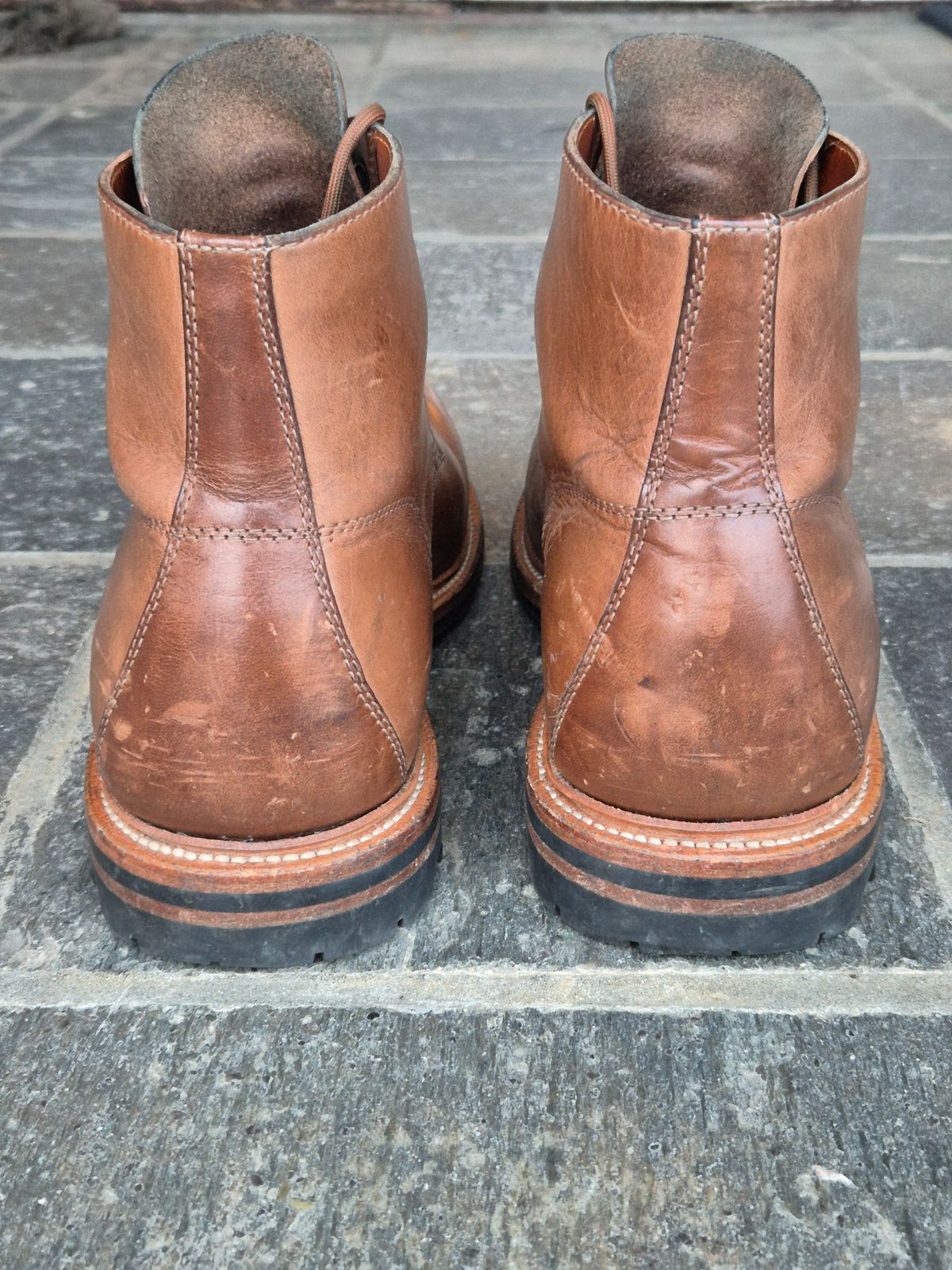 Photo by fjaagewaage on December 3, 2024 of the Grant Stone Brass Boot in Horween Dune Chromexcel.