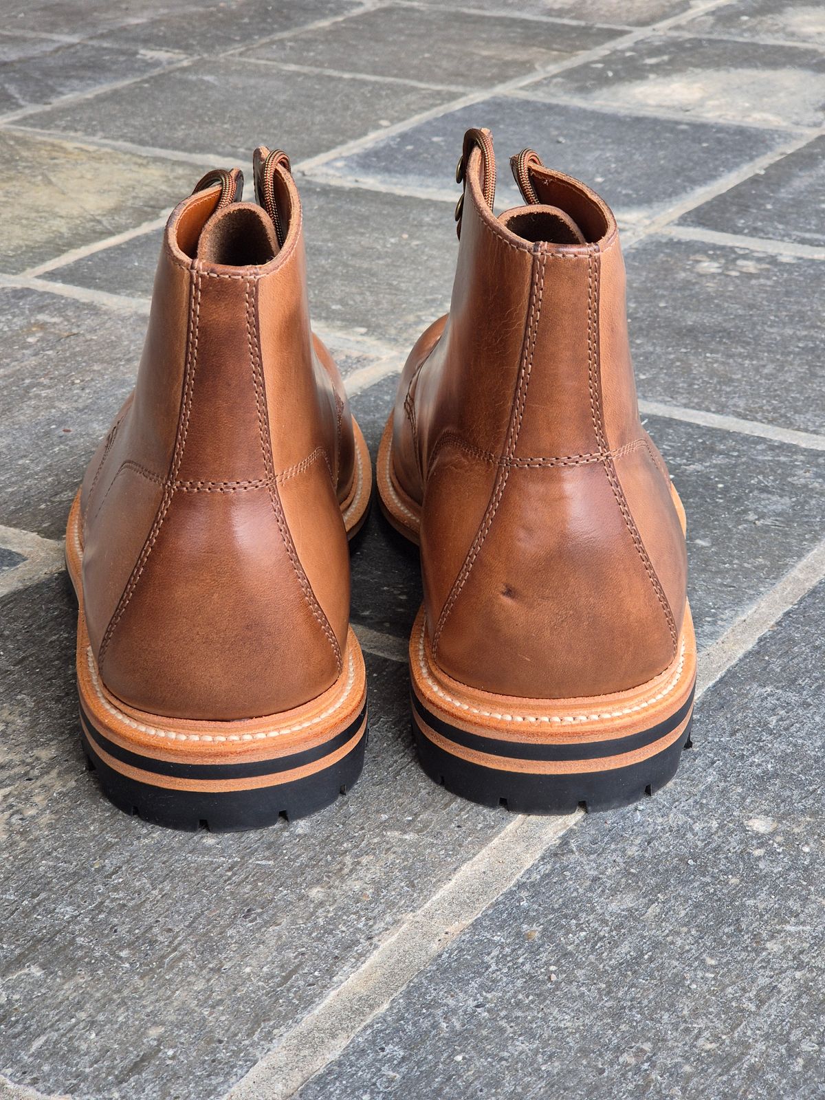 Photo by fjaagewaage on October 1, 2024 of the Grant Stone Brass Boot in Horween Dune Chromexcel.