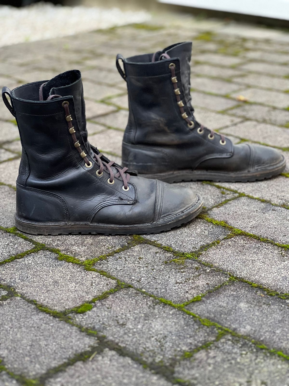 Photo by fjaagewaage on October 15, 2025 of the Jim Green African Trooper Barefoot Boot in Houston Black.