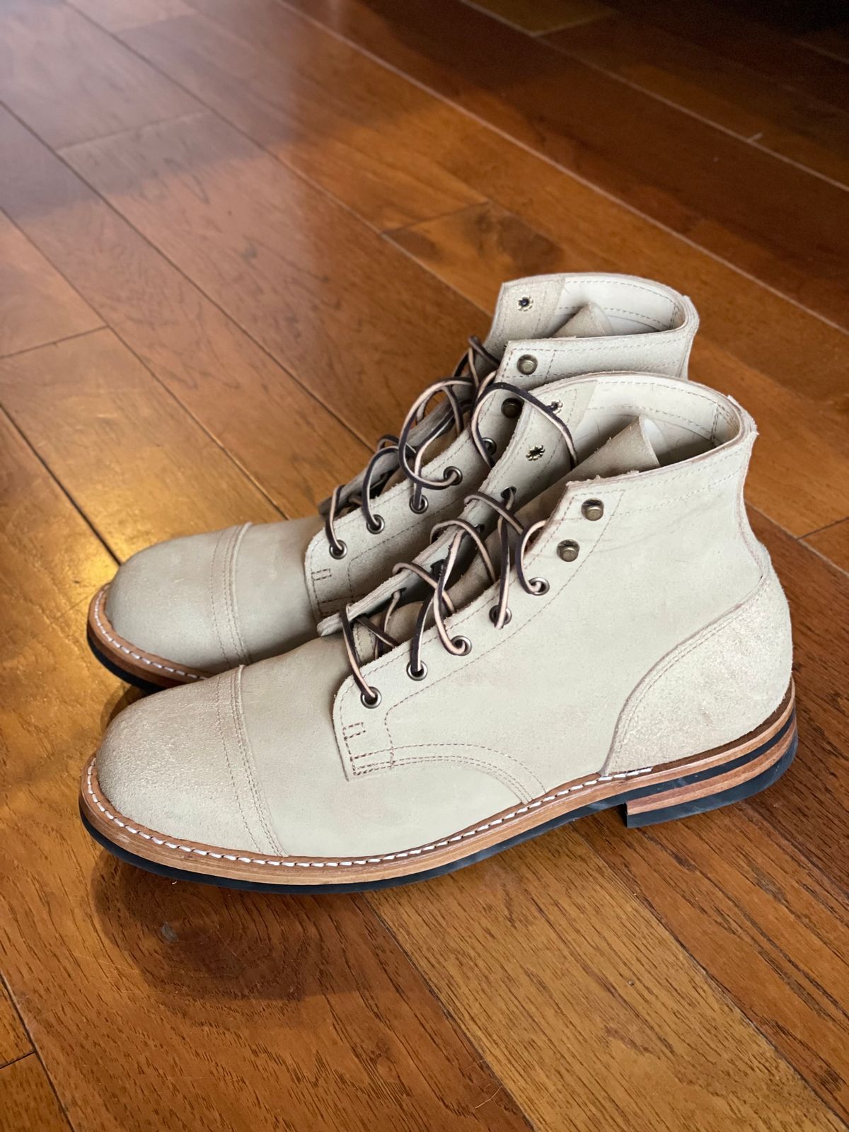 Photo by Suede_McWade on November 4, 2022 of the Truman Service Boot in Tasman Leather Group Coyote Roughout.