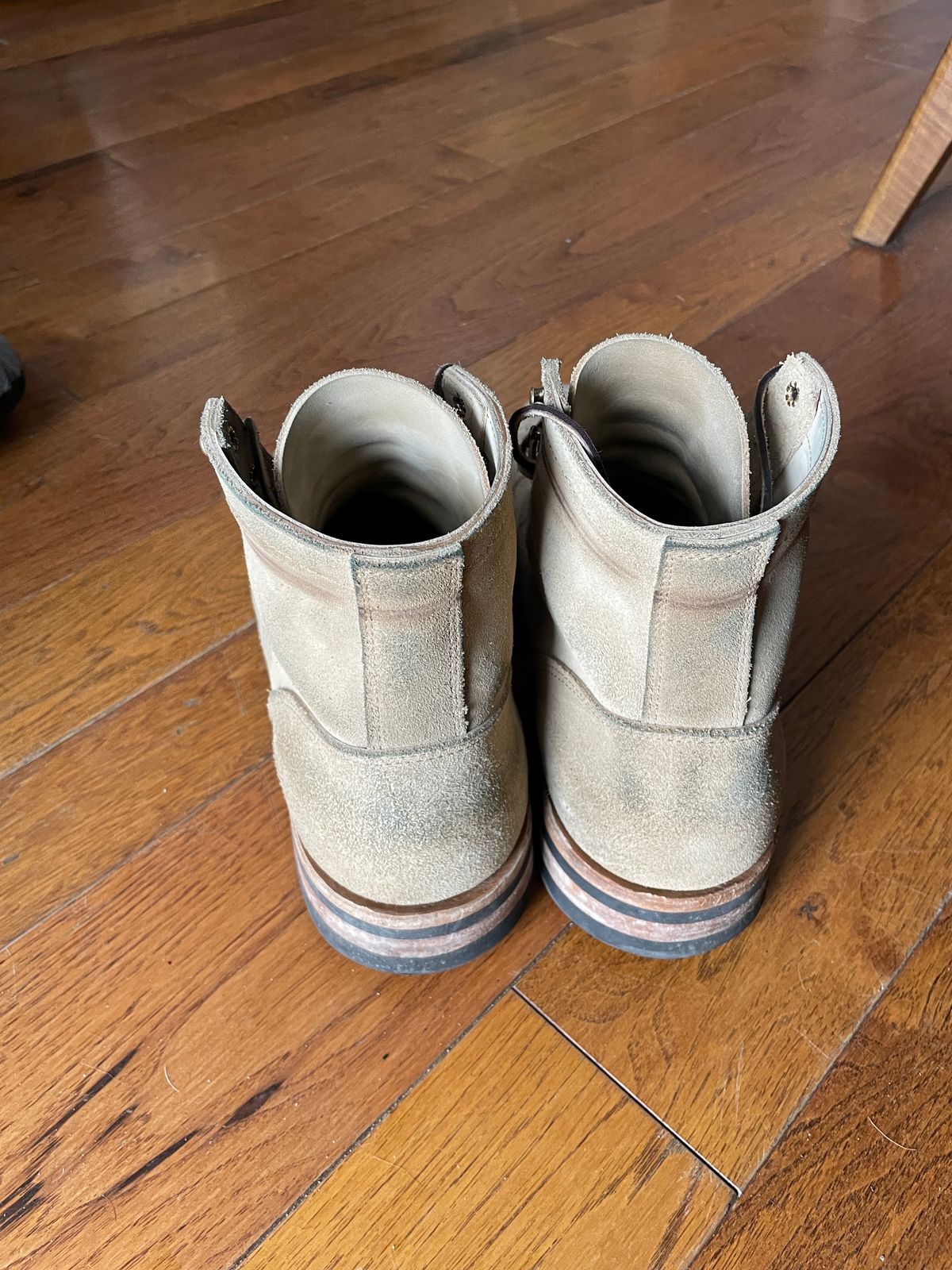 Photo by Suede_McWade on December 5, 2022 of the Truman Service Boot in Tasman Leather Group Coyote Roughout.