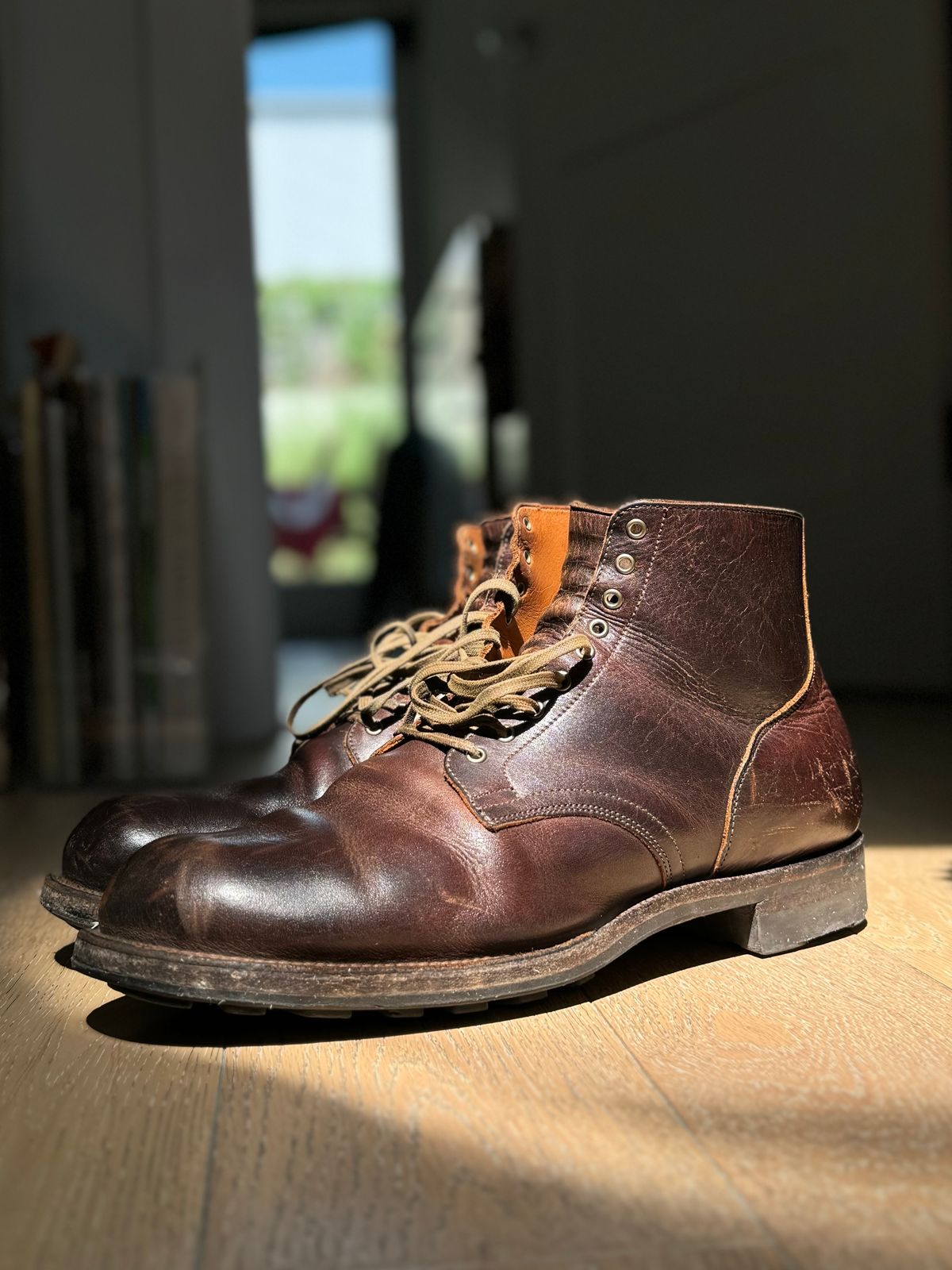 Photo by Drover_Shy on May 18, 2024 of the Viberg Service Boot in C.F. Stead Whiskey Phoenix.