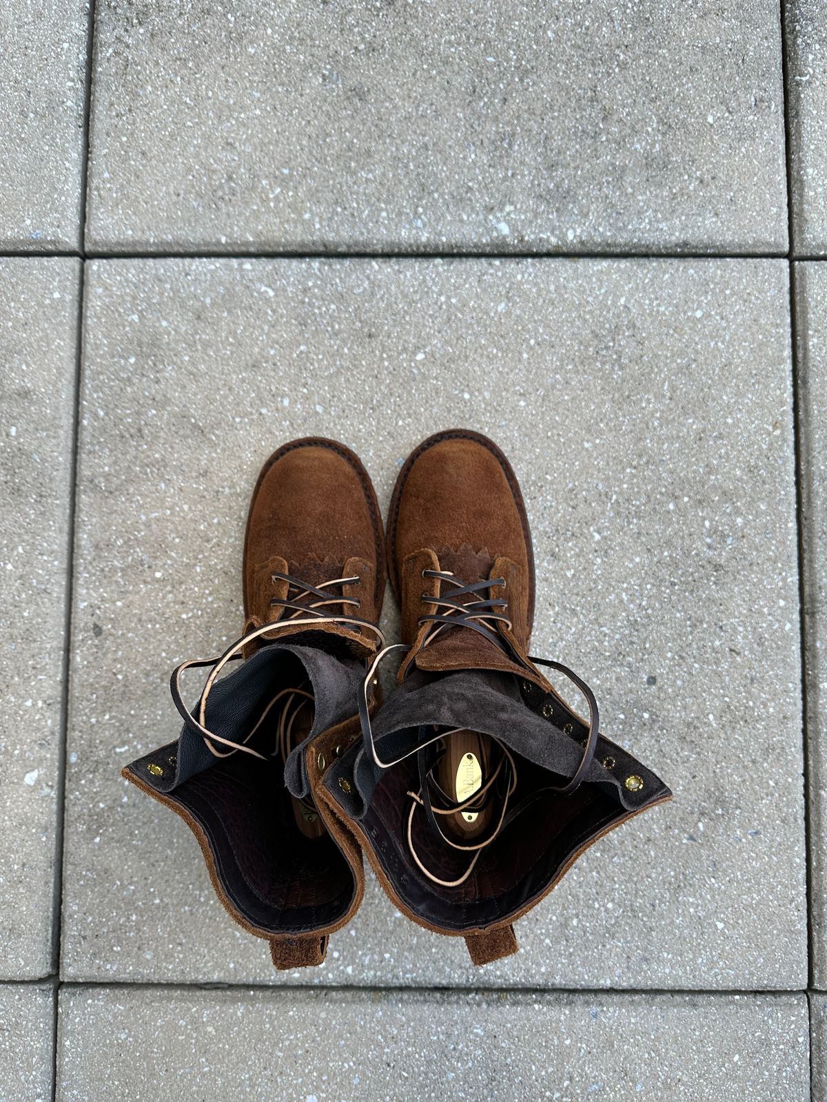 Photo by matty on October 1, 2023 of the JK Boots O.T. in Bison Roughout.
