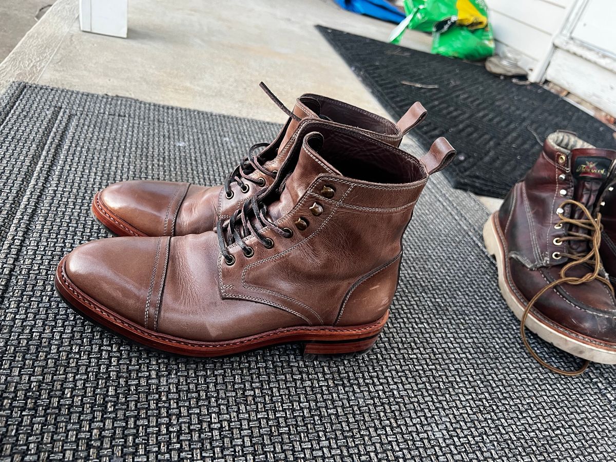 Photo by pillar13 on March 10, 2023 of the Blkbrd Shoemaker Dixon Cap Toe Derby Boot in Horween Natural Chromexcel.