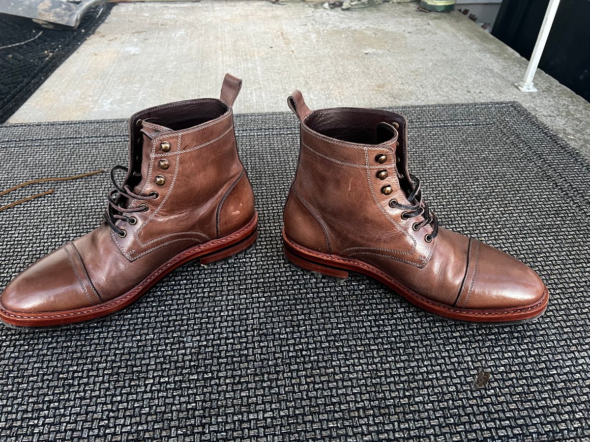 Photo by pillar13 on March 10, 2023 of the Blkbrd Shoemaker Dixon Cap Toe Derby Boot in Horween Natural Chromexcel.