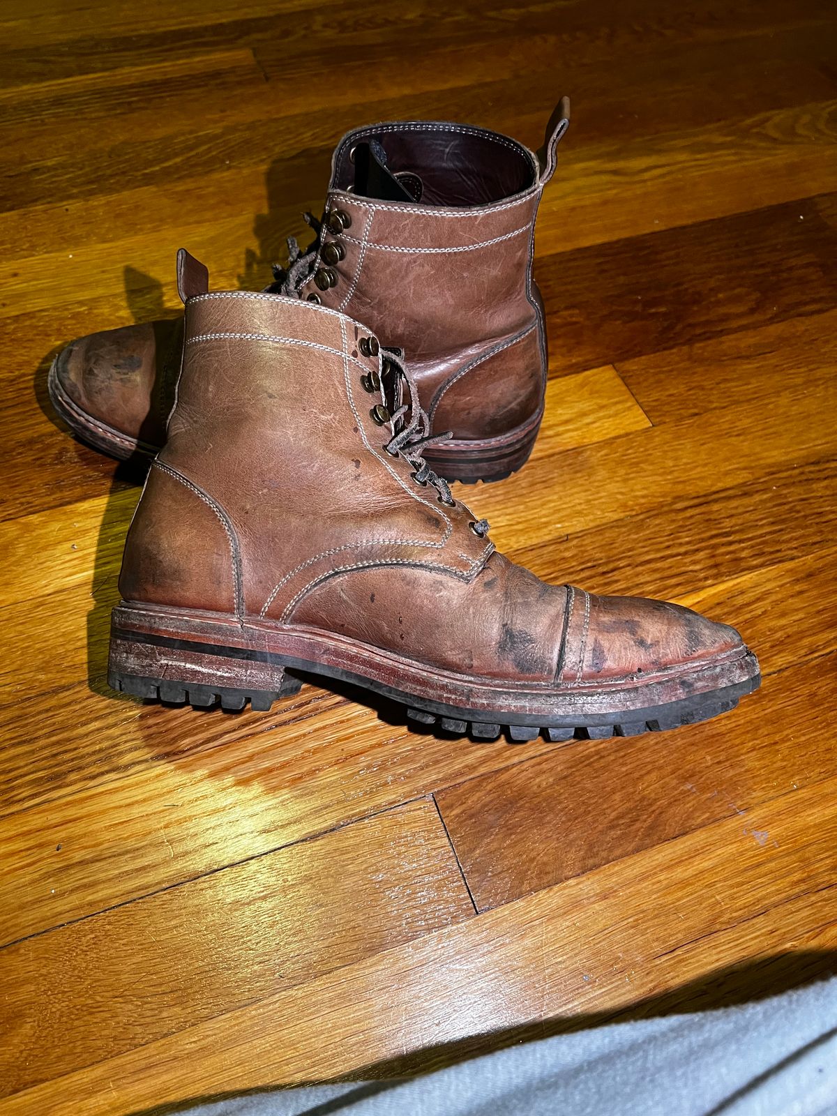 Photo by pillar13 on May 20, 2023 of the Blkbrd Shoemaker Dixon Cap Toe Derby Boot in Horween Natural Chromexcel.