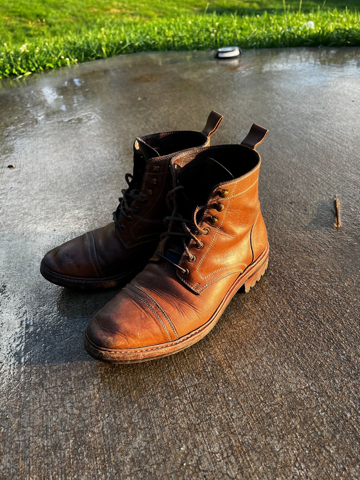 Photo by pillar13 on June 25, 2023 of the Blkbrd Shoemaker Dixon Cap Toe Derby Boot in Horween Natural Chromexcel.