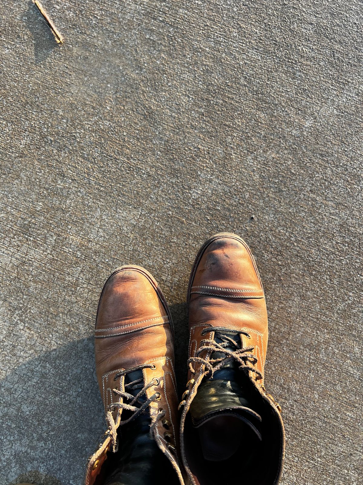 Photo by pillar13 on June 25, 2023 of the Blkbrd Shoemaker Dixon Cap Toe Derby Boot in Horween Natural Chromexcel.