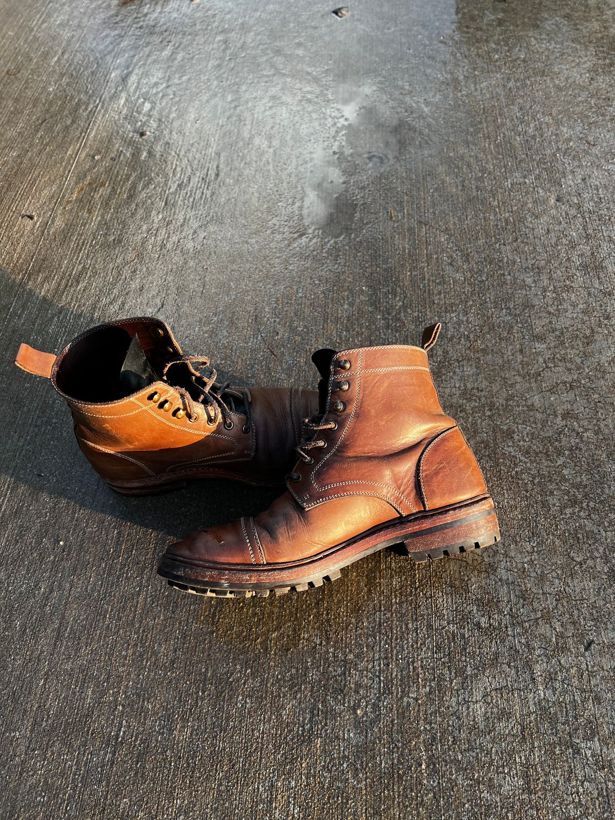 Photo by pillar13 on June 25, 2023 of the Blkbrd Shoemaker Dixon Cap Toe Derby Boot in Horween Natural Chromexcel.