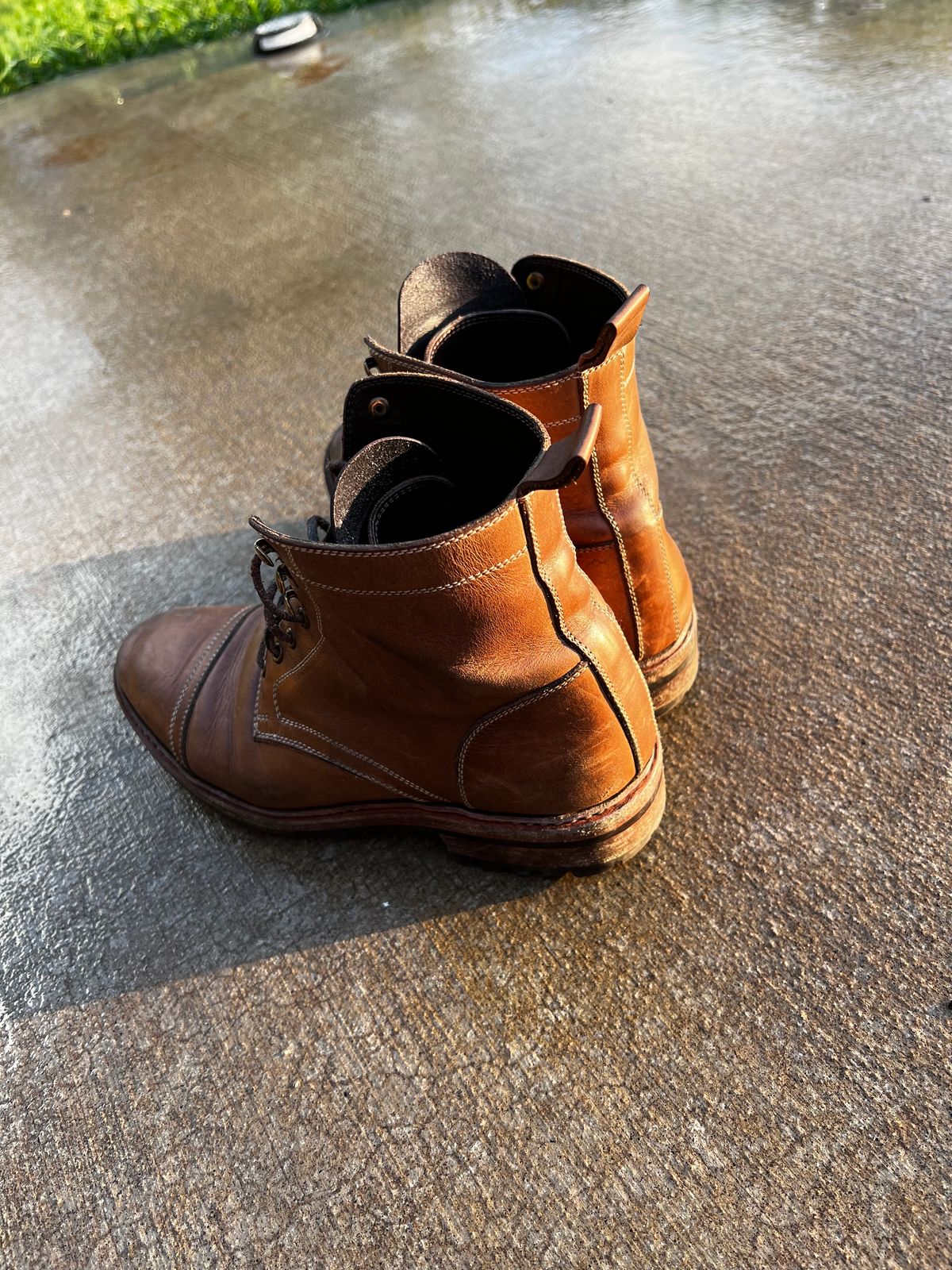 Photo by pillar13 on June 25, 2023 of the Blkbrd Shoemaker Dixon Cap Toe Derby Boot in Horween Natural Chromexcel.