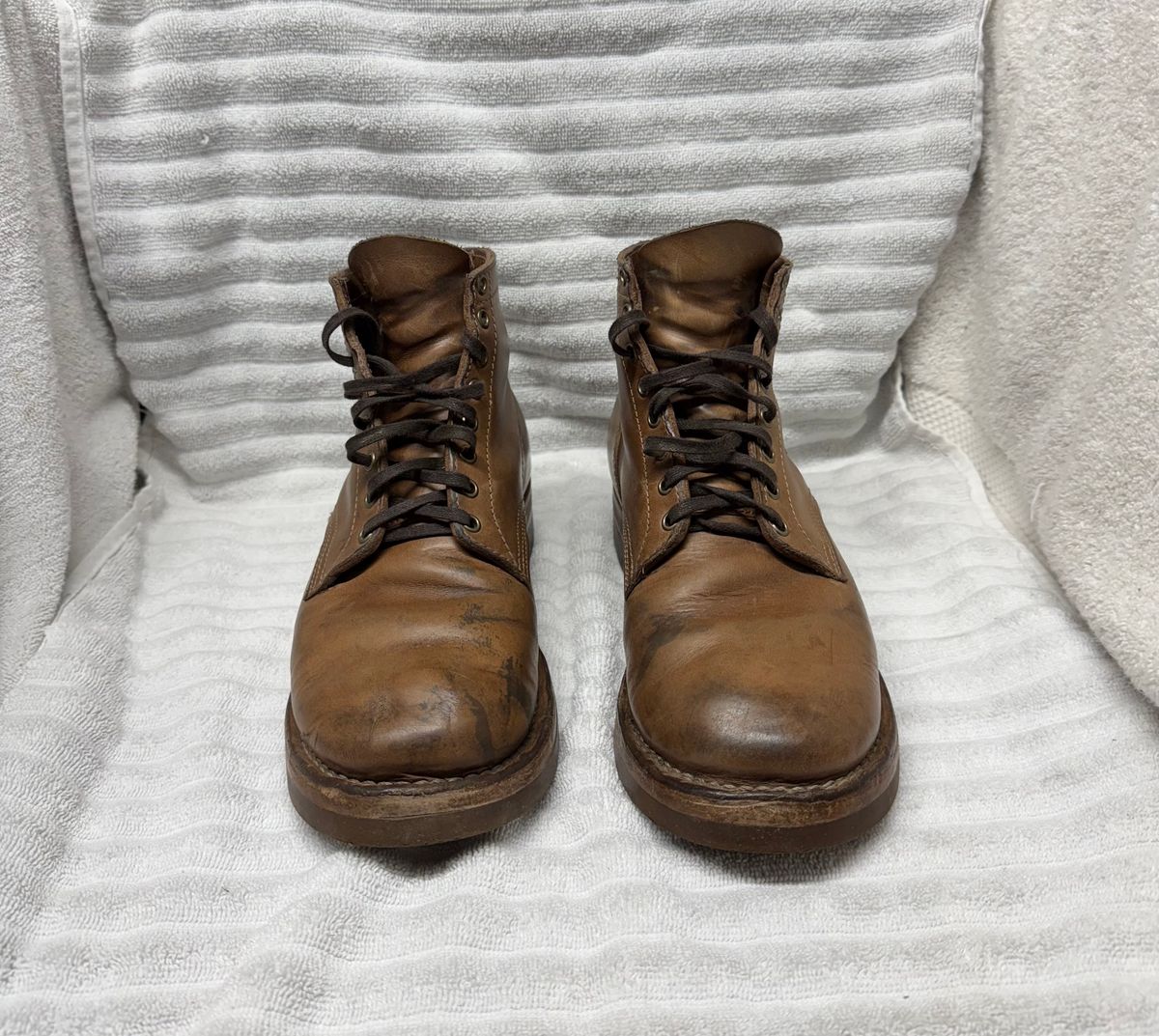 Photo by pillar13 on December 1, 2024 of the Self-Made Service Boot in Horween Natural Chromexcel.