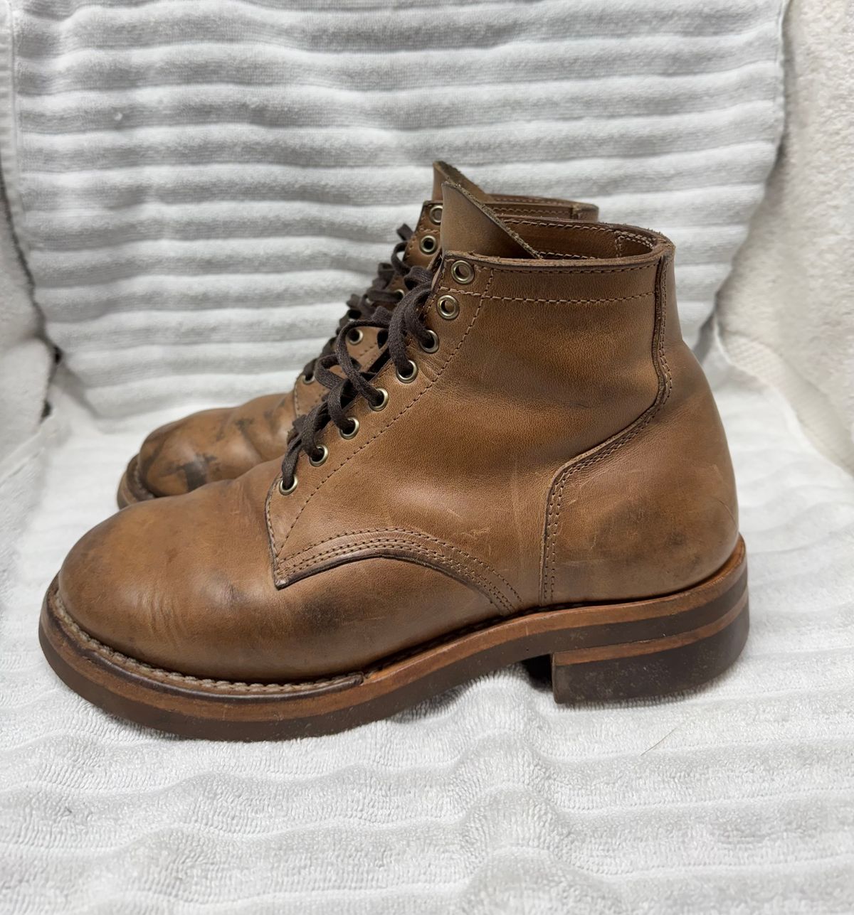 Photo by pillar13 on December 1, 2024 of the Self-Made Service Boot in Horween Natural Chromexcel.