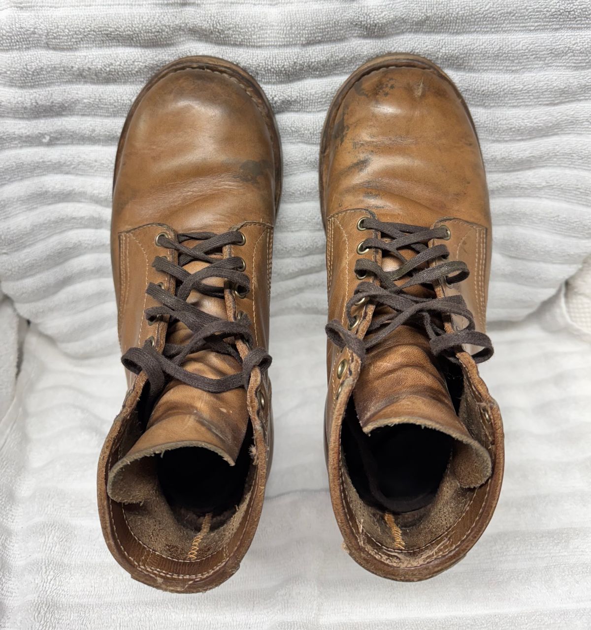 Photo by pillar13 on December 1, 2024 of the Self-Made Service Boot in Horween Natural Chromexcel.