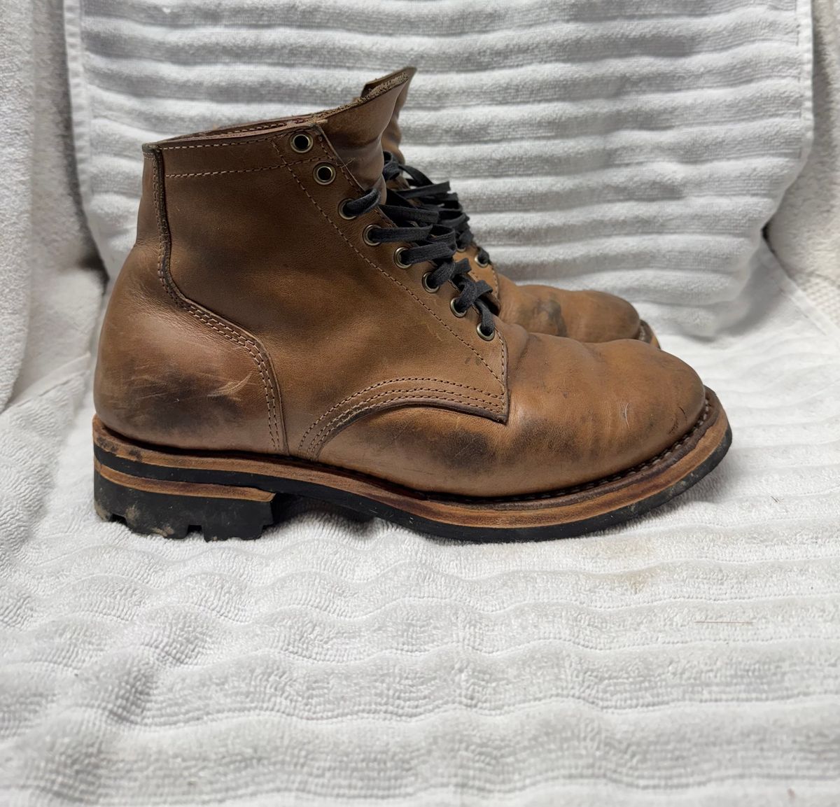 Photo by pillar13 on January 4, 2025 of the Self-Made Service Boot in Horween Natural Chromexcel.