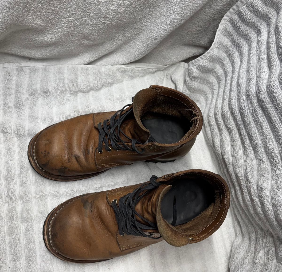 Photo by pillar13 on January 4, 2025 of the Self-Made Service Boot in Horween Natural Chromexcel.