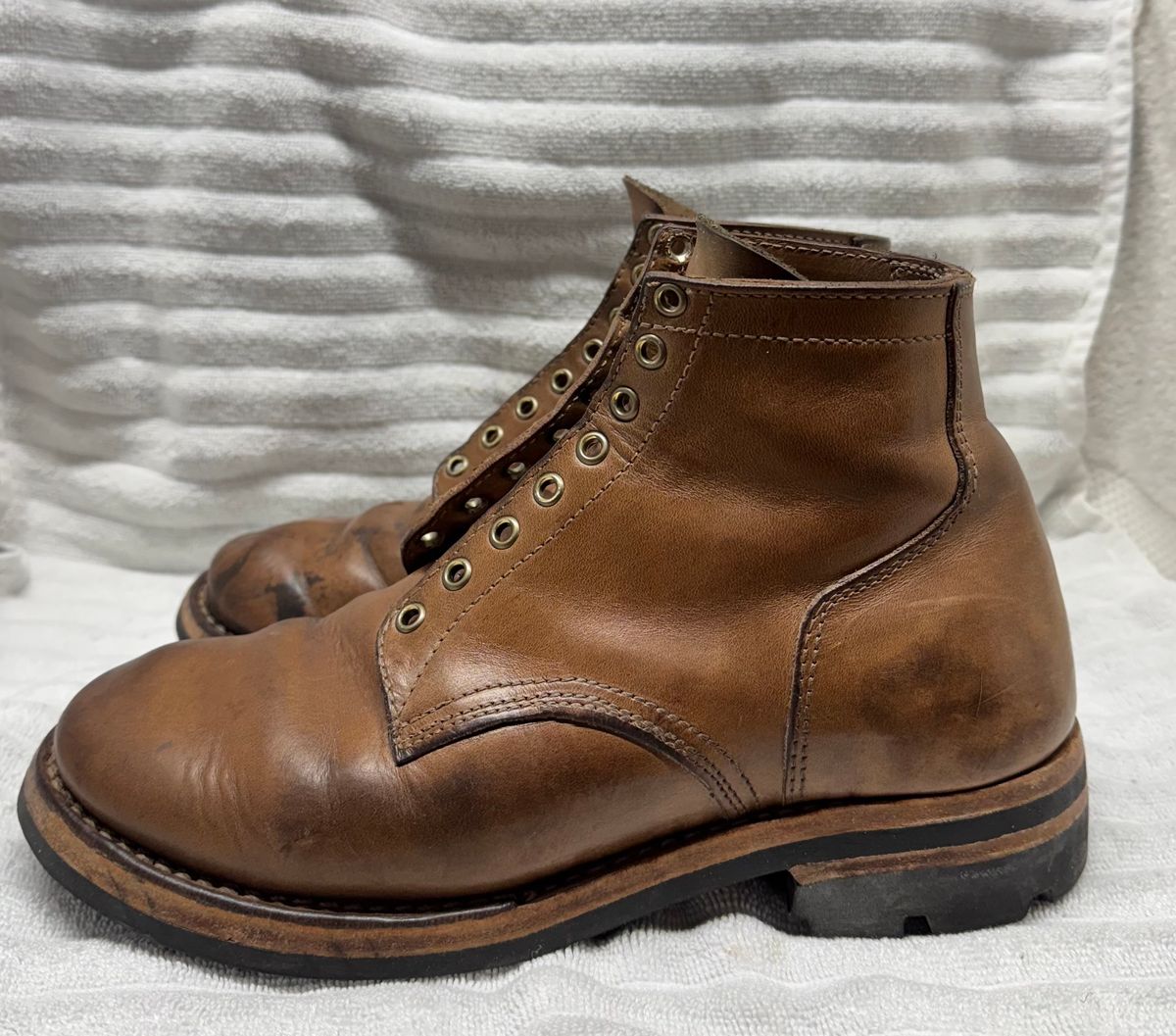 Photo by pillar13 on March 2, 2025 of the Self-Made Service Boot in Horween Natural Chromexcel.