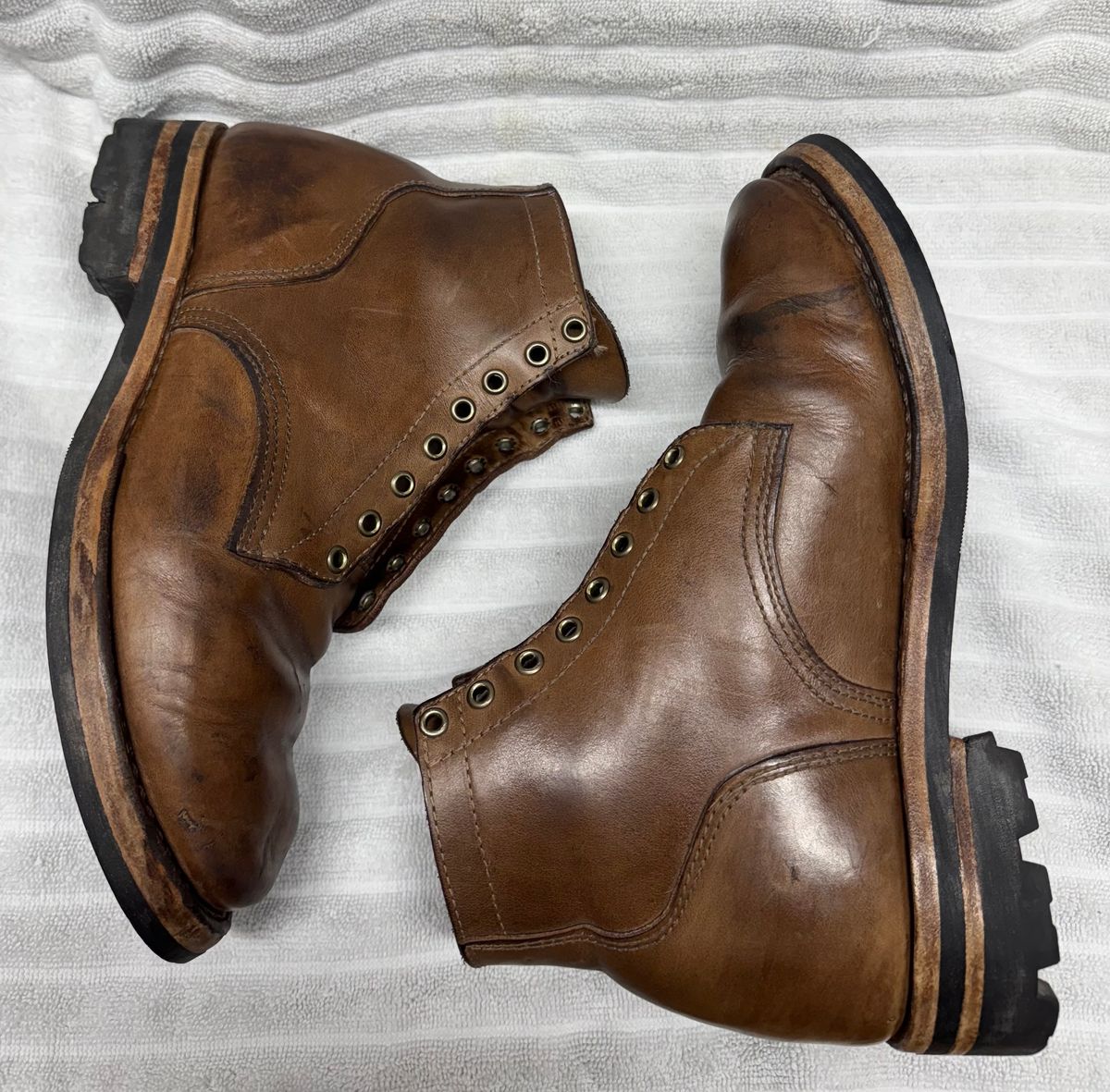 Photo by pillar13 on March 2, 2025 of the Self-Made Service Boot in Horween Natural Chromexcel.