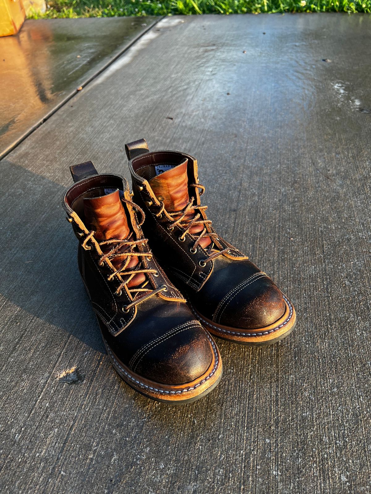 Photo by pillar13 on June 25, 2023 of the Truman Service Boot in Horween Java Waxed Flesh.