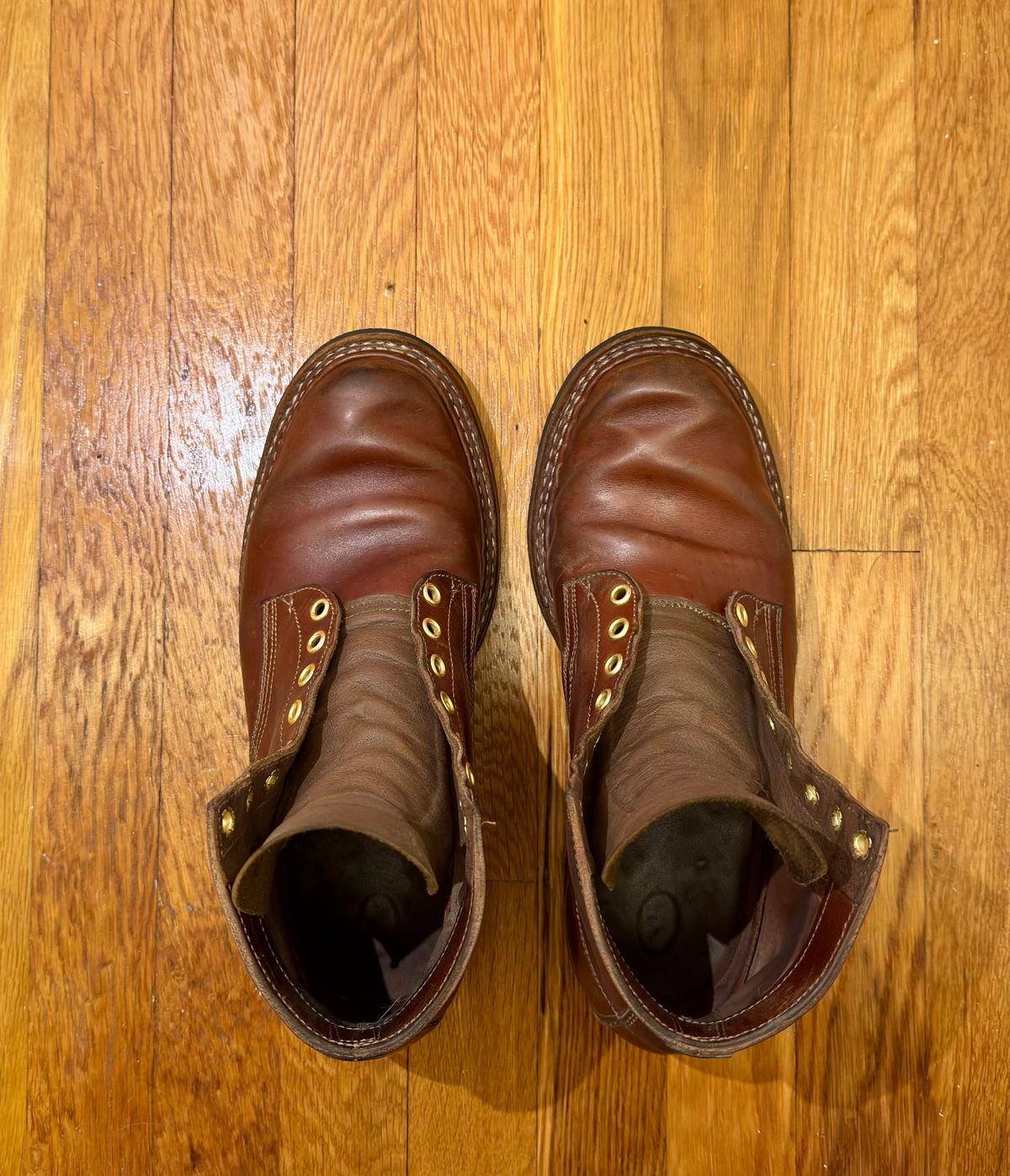 Photo by pillar13 on November 1, 2025 of the Self-Made Derby Boot in Maryam Macchiato TPR Horsebutt.