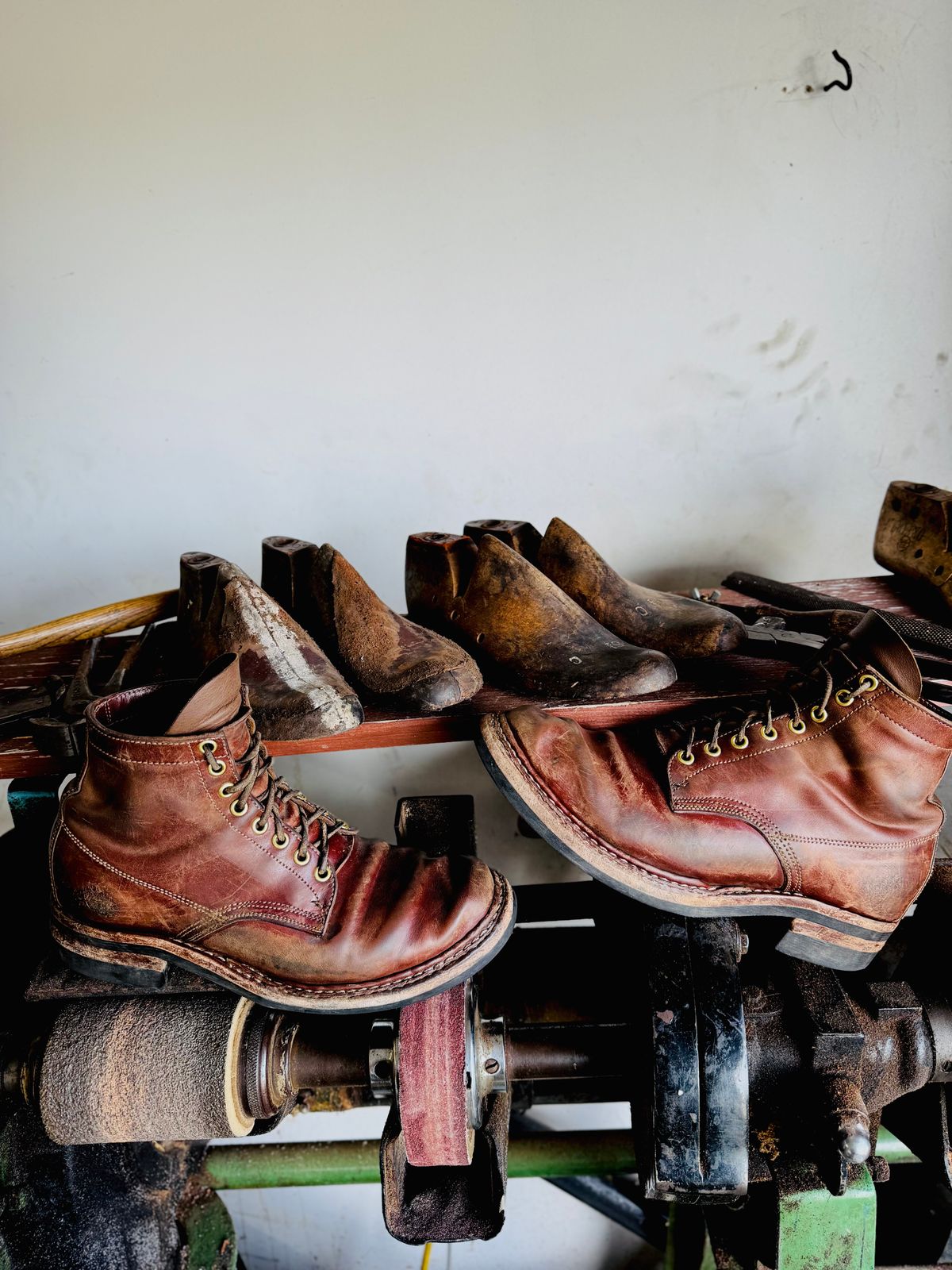 Photo by pillar13 on April 4, 2026 of the Self-Made Derby Boot in Maryam Macchiato TPR Horsebutt.