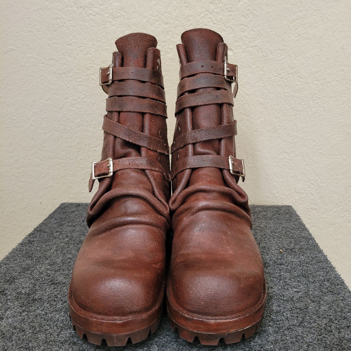 Photo by tekufu on October 2, 2024 of the Thomas Benjamin 008 in Hand-Dyed veg Tan Leather.