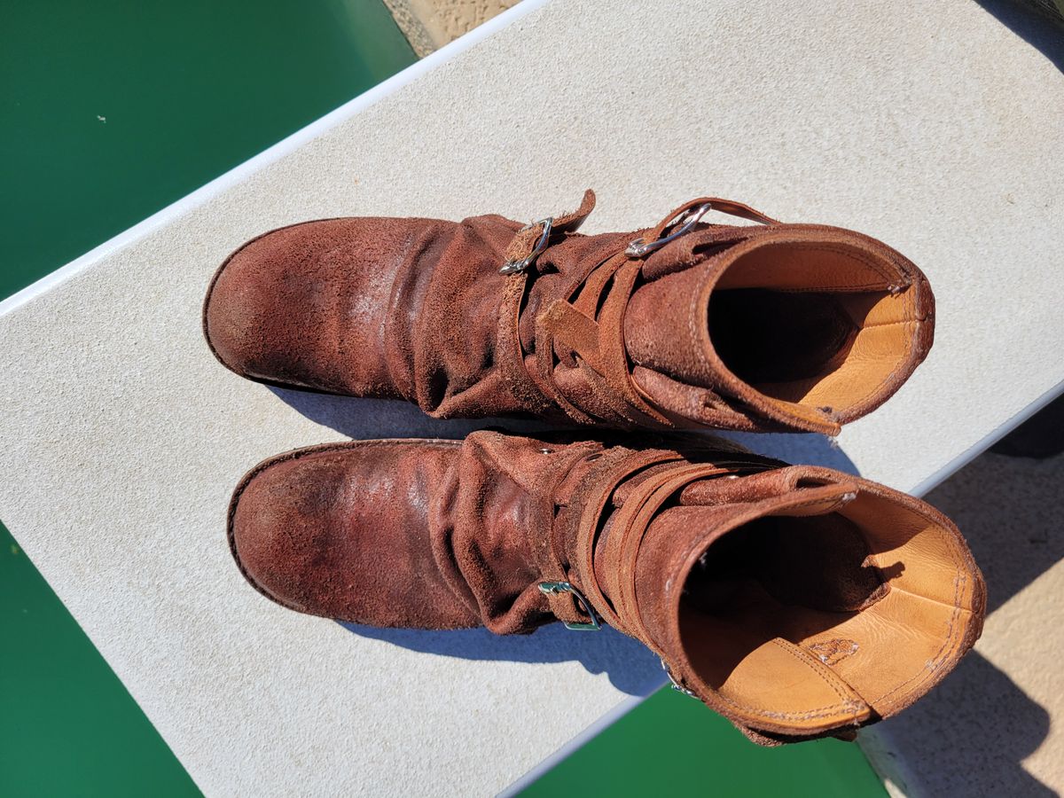 Photo by tekufu on November 6, 2024 of the Thomas Benjamin 008 in Hand-Dyed veg Tan Leather.