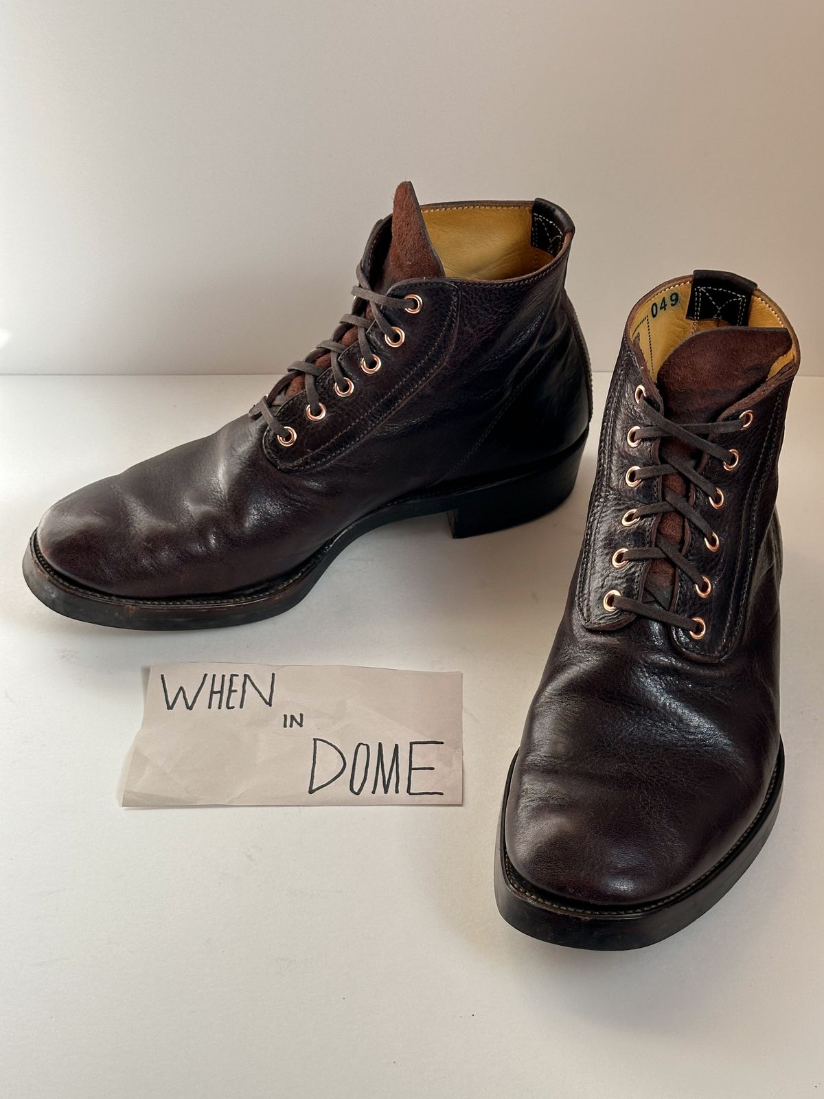 Photo by storybook.oak on November 5, 2024 of the Unsung Union 6i Wholecut in Horween Dark Brown Aspen Horsefront.