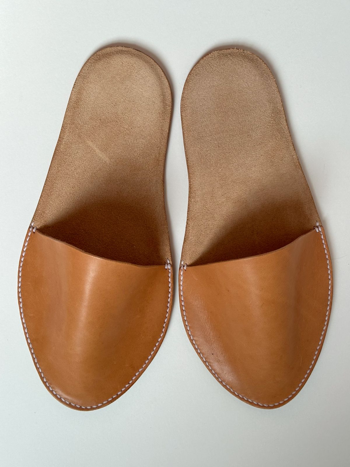 Photo by storybook.oak on October 1, 2024 of the Self-Made Slide in Horween Natural Essex.