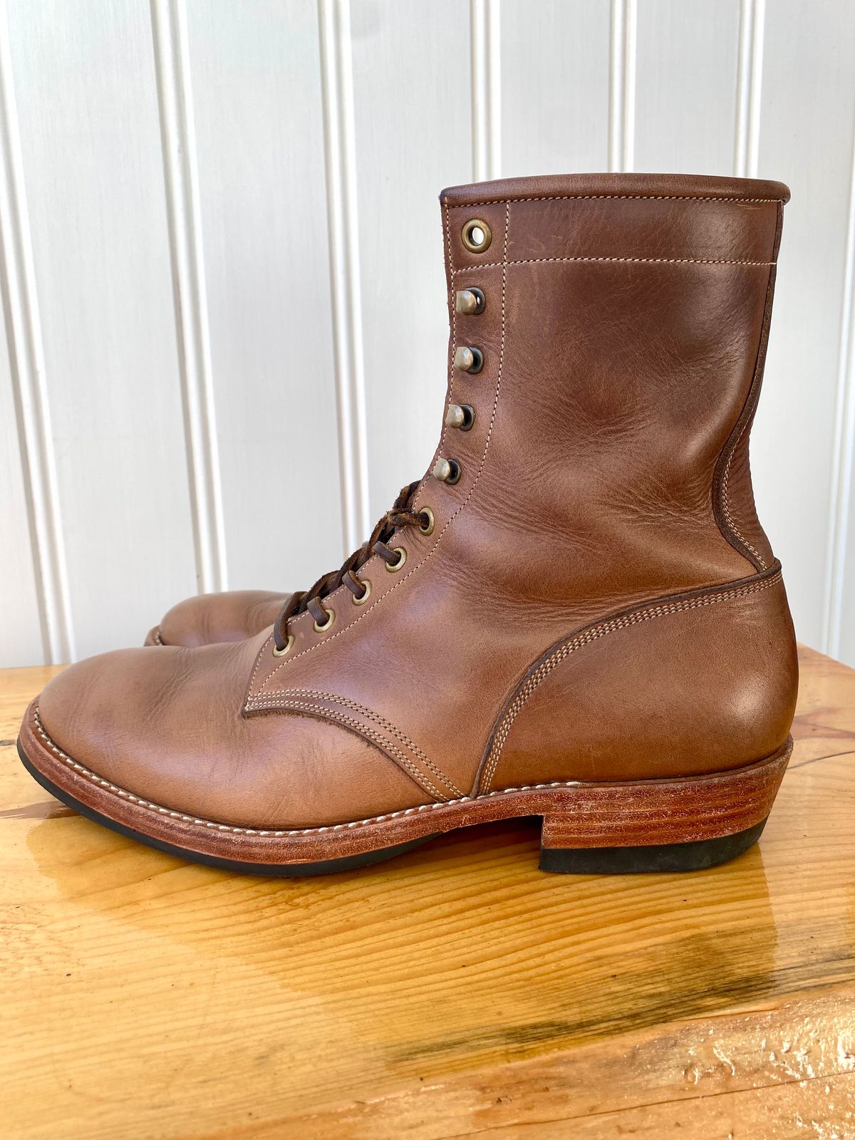 Photo by storybook.oak on November 3, 2022 of the Onderhoud SVC02 Packer Boot in Horween Natural Chromexcel.
