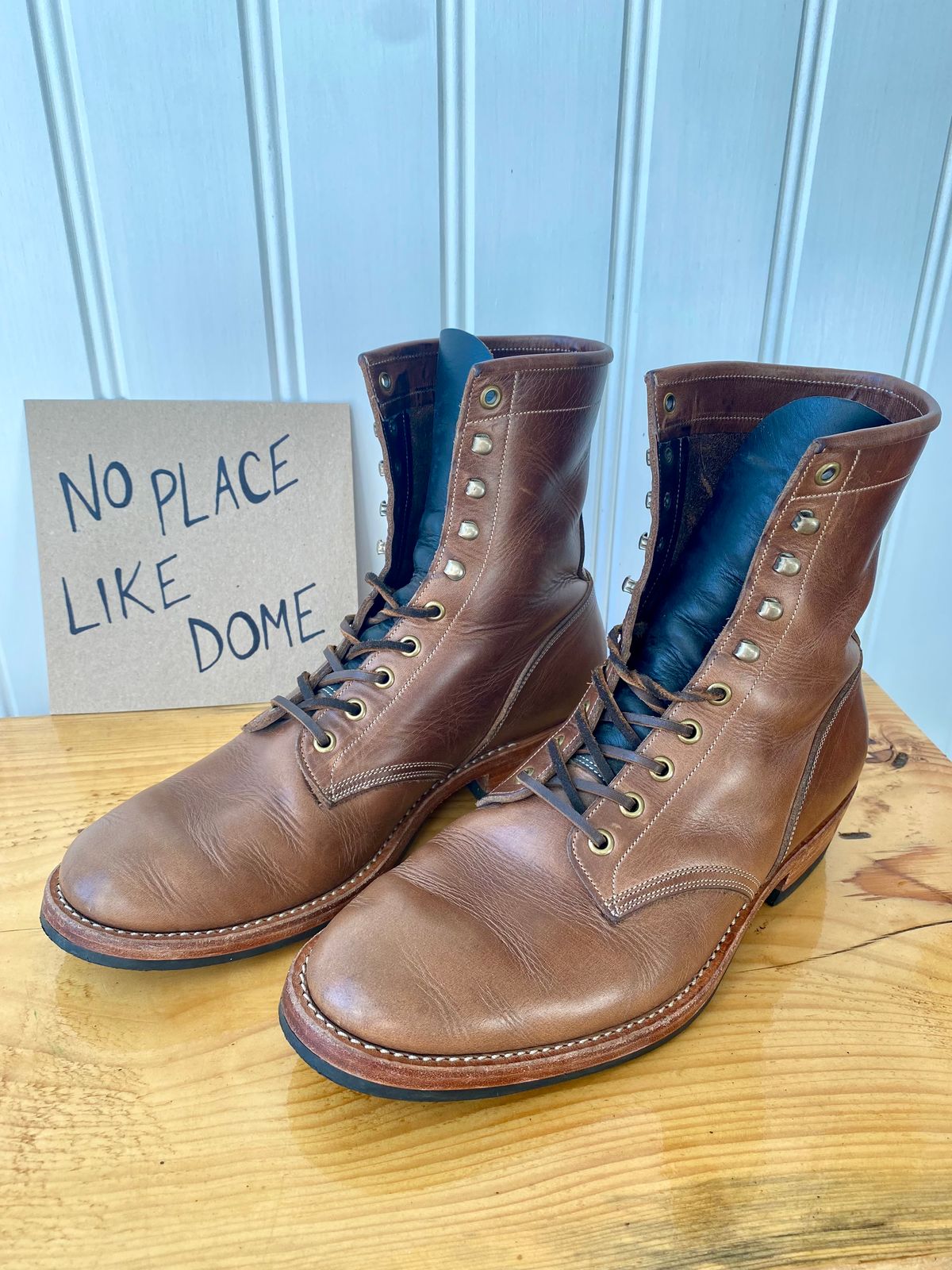 Photo by storybook.oak on November 3, 2022 of the Onderhoud SVC02 Packer Boot in Horween Natural Chromexcel.