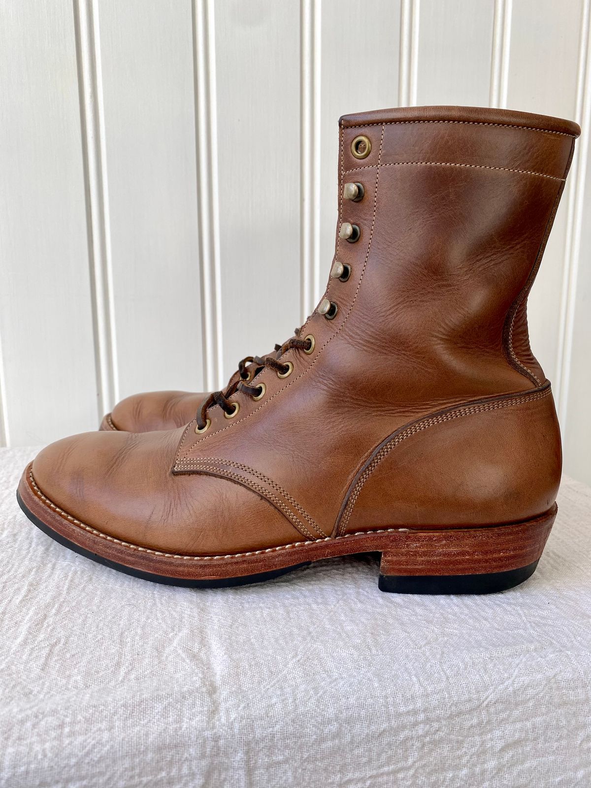 Photo by storybook.oak on December 2, 2022 of the Onderhoud SVC02 Packer Boot in Horween Natural Chromexcel.