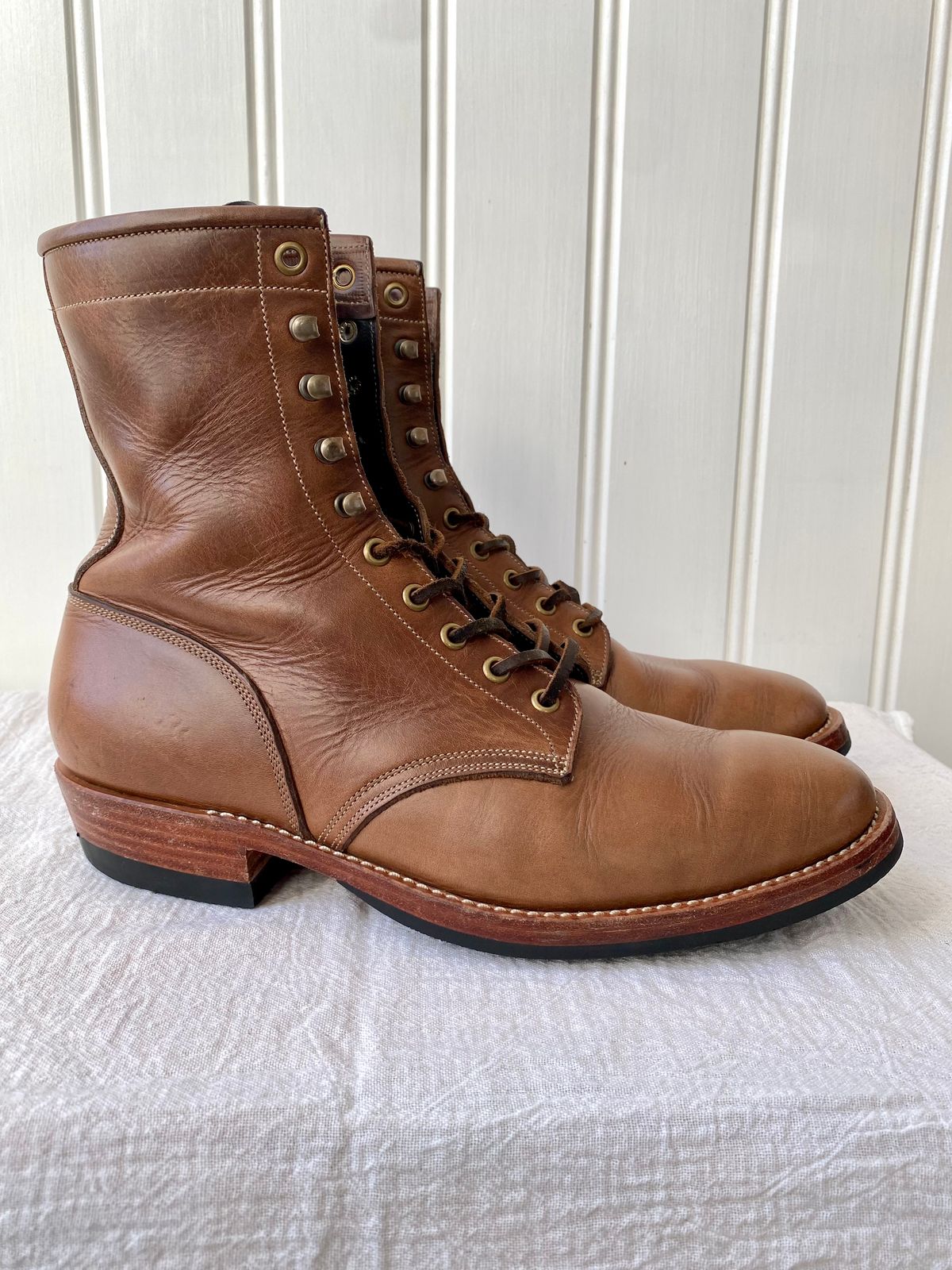 Photo by storybook.oak on December 2, 2022 of the Onderhoud SVC02 Packer Boot in Horween Natural Chromexcel.