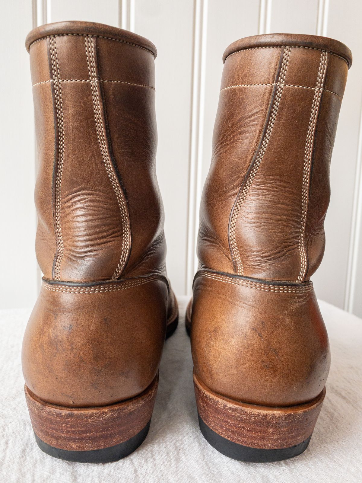 Photo by storybook.oak on February 2, 2023 of the Onderhoud SVC02 Packer Boot in Horween Natural Chromexcel.