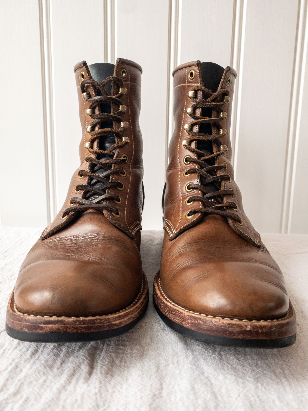 Photo by storybook.oak on February 2, 2023 of the Onderhoud SVC02 Packer Boot in Horween Natural Chromexcel.
