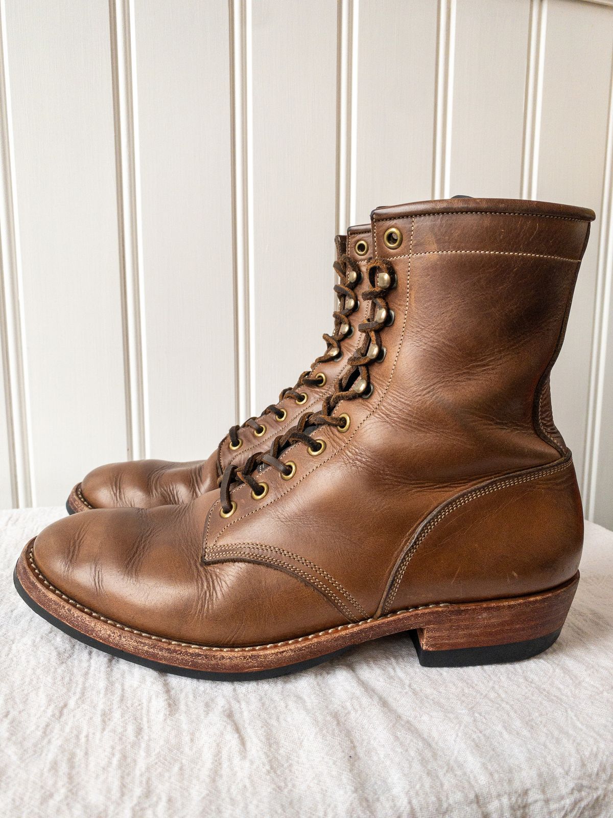 Photo by storybook.oak on February 2, 2023 of the Onderhoud SVC02 Packer Boot in Horween Natural Chromexcel.