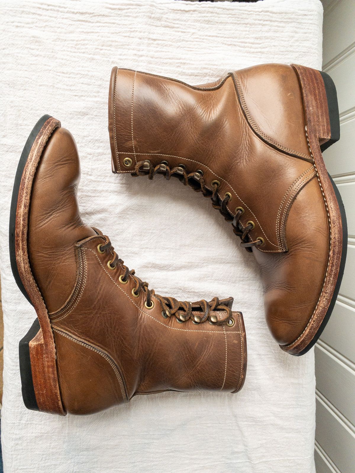 Photo by storybook.oak on February 2, 2023 of the Onderhoud SVC02 Packer Boot in Horween Natural Chromexcel.