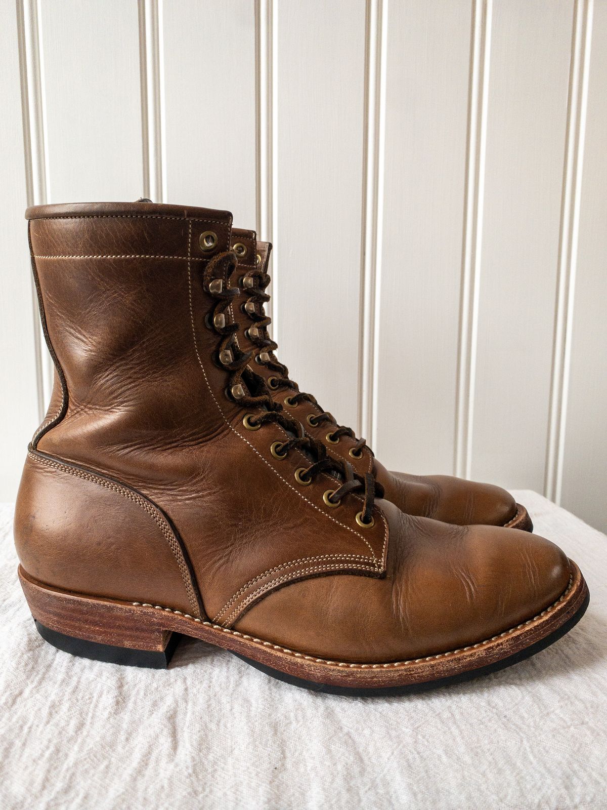Photo by storybook.oak on February 2, 2023 of the Onderhoud SVC02 Packer Boot in Horween Natural Chromexcel.