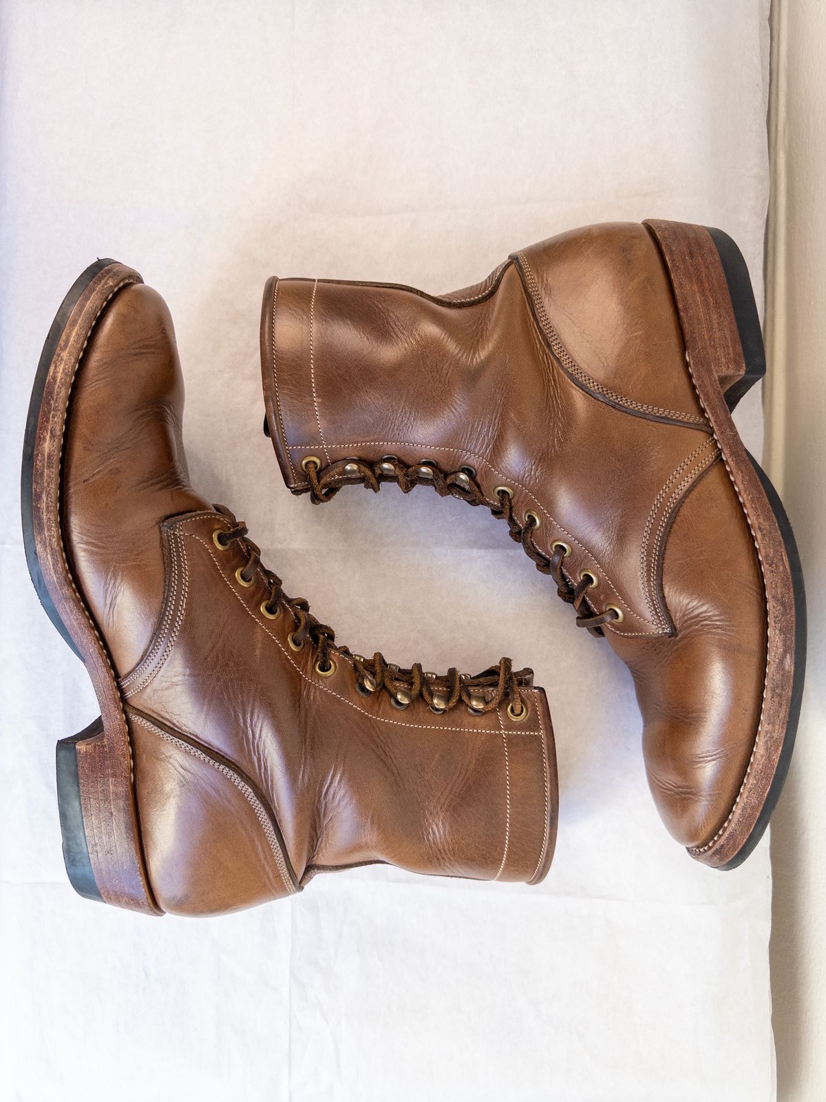 Photo by storybook.oak on April 3, 2023 of the Onderhoud SVC02 Packer Boot in Horween Natural Chromexcel.